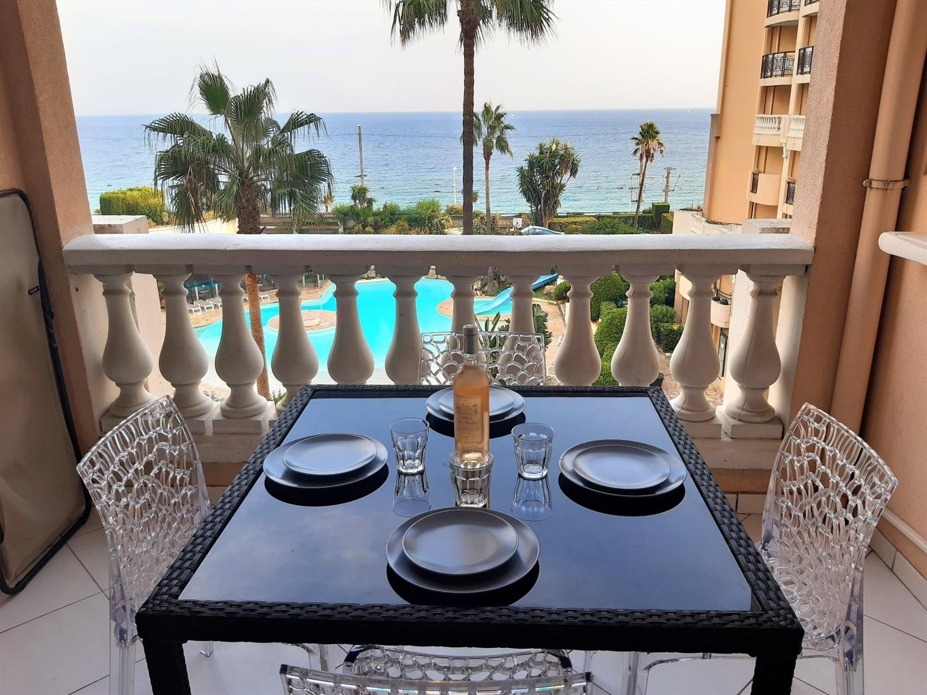 Apartment with Sea View photo 2