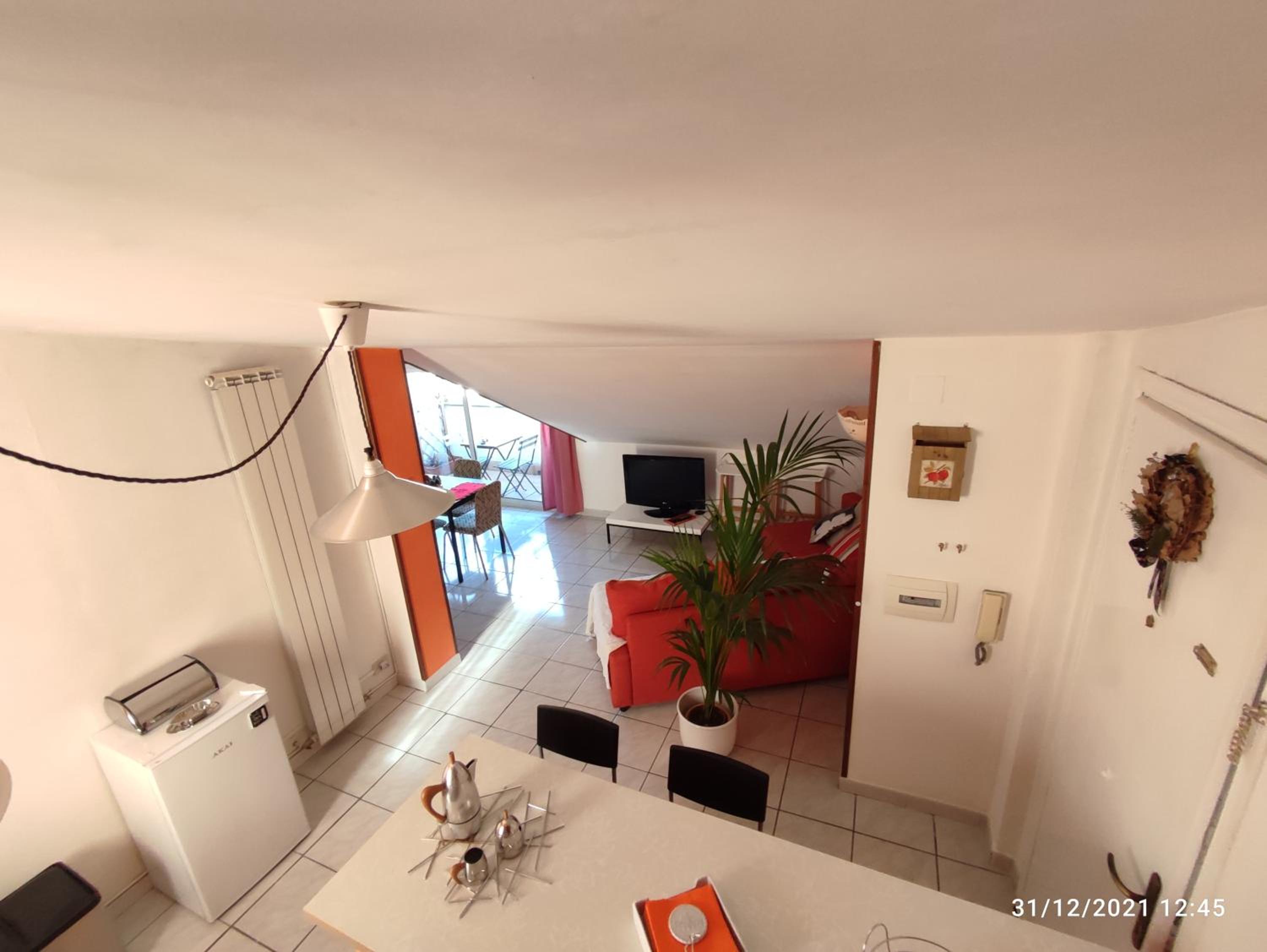 One-Bedroom Apartment - Photo 1