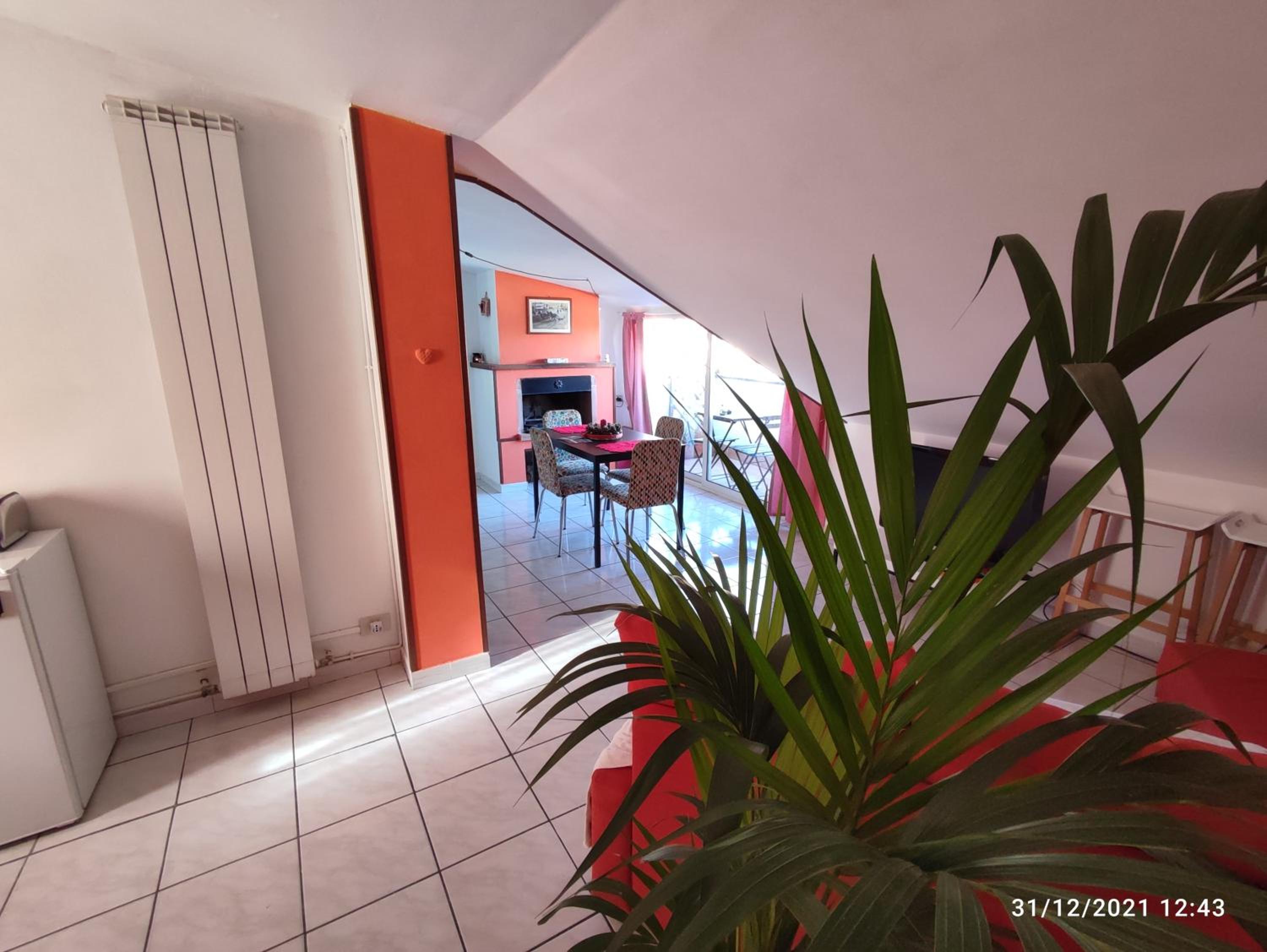 One-Bedroom Apartment - Photo 9