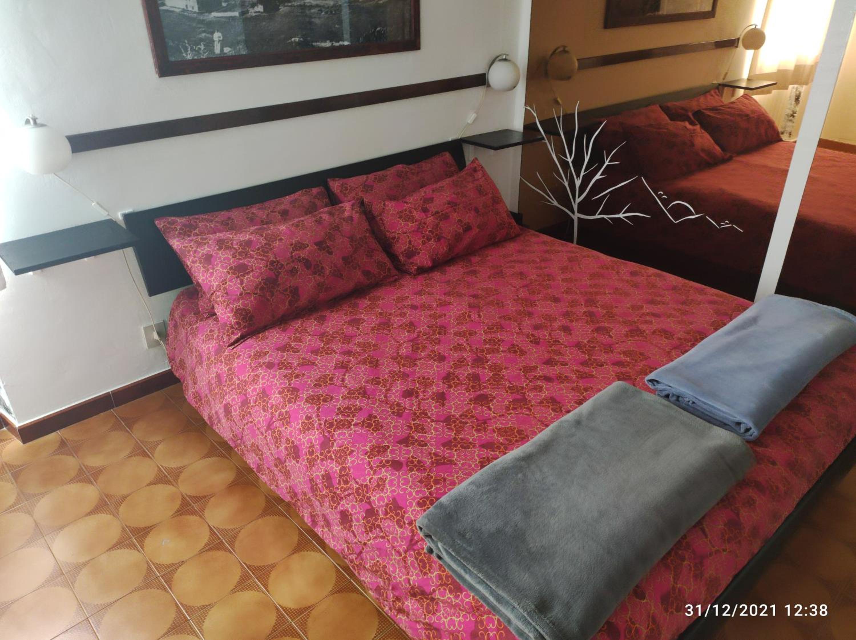 One-Bedroom Apartment - Photo 15