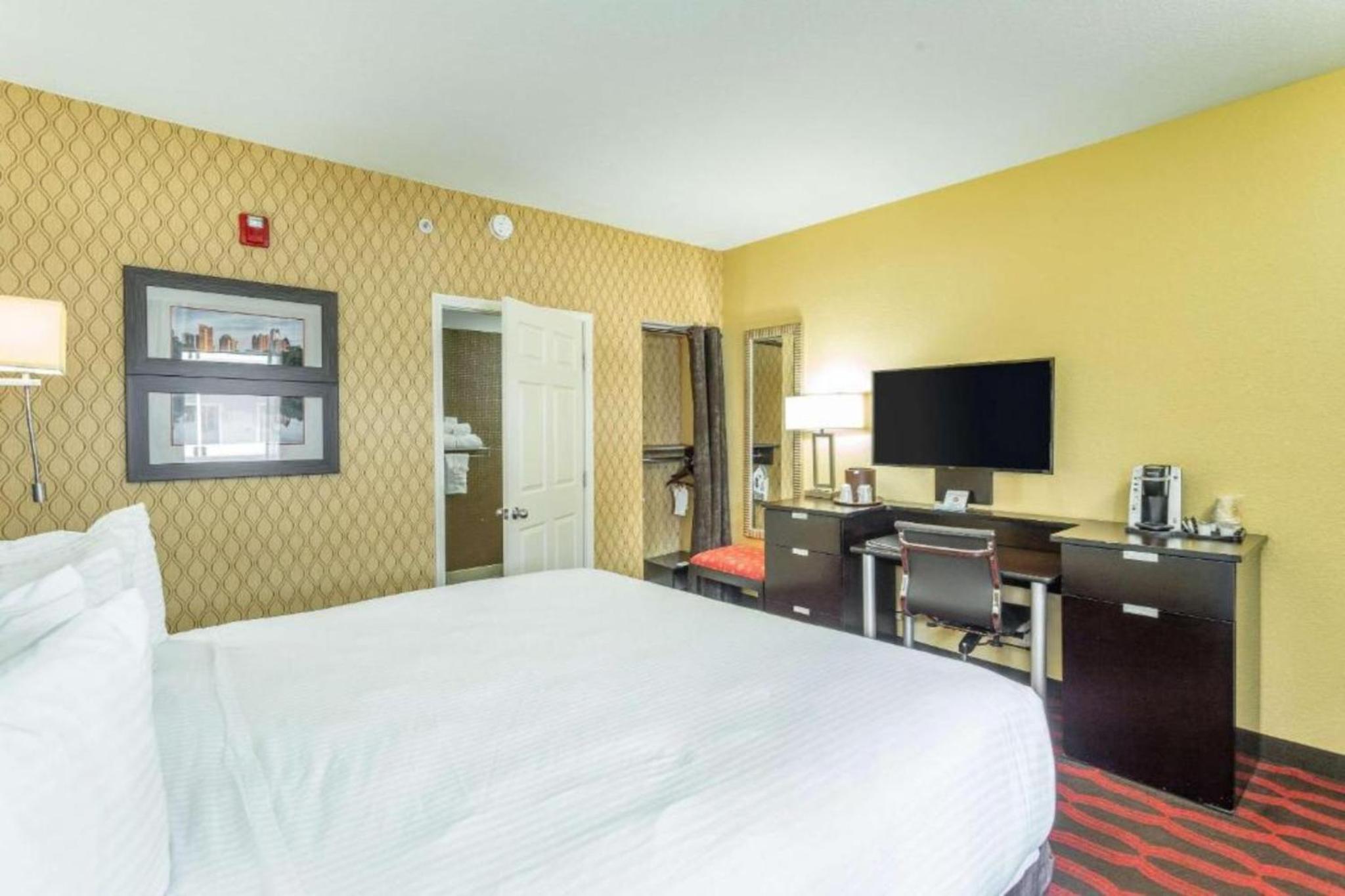 King Room - Accessible/Non-Smoking