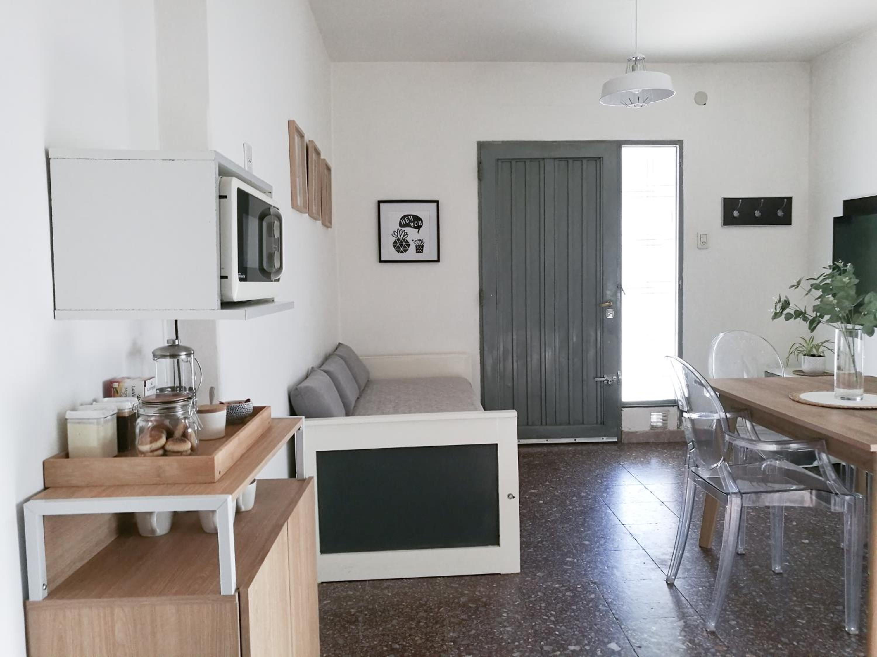 One-Bedroom Apartment photo 1