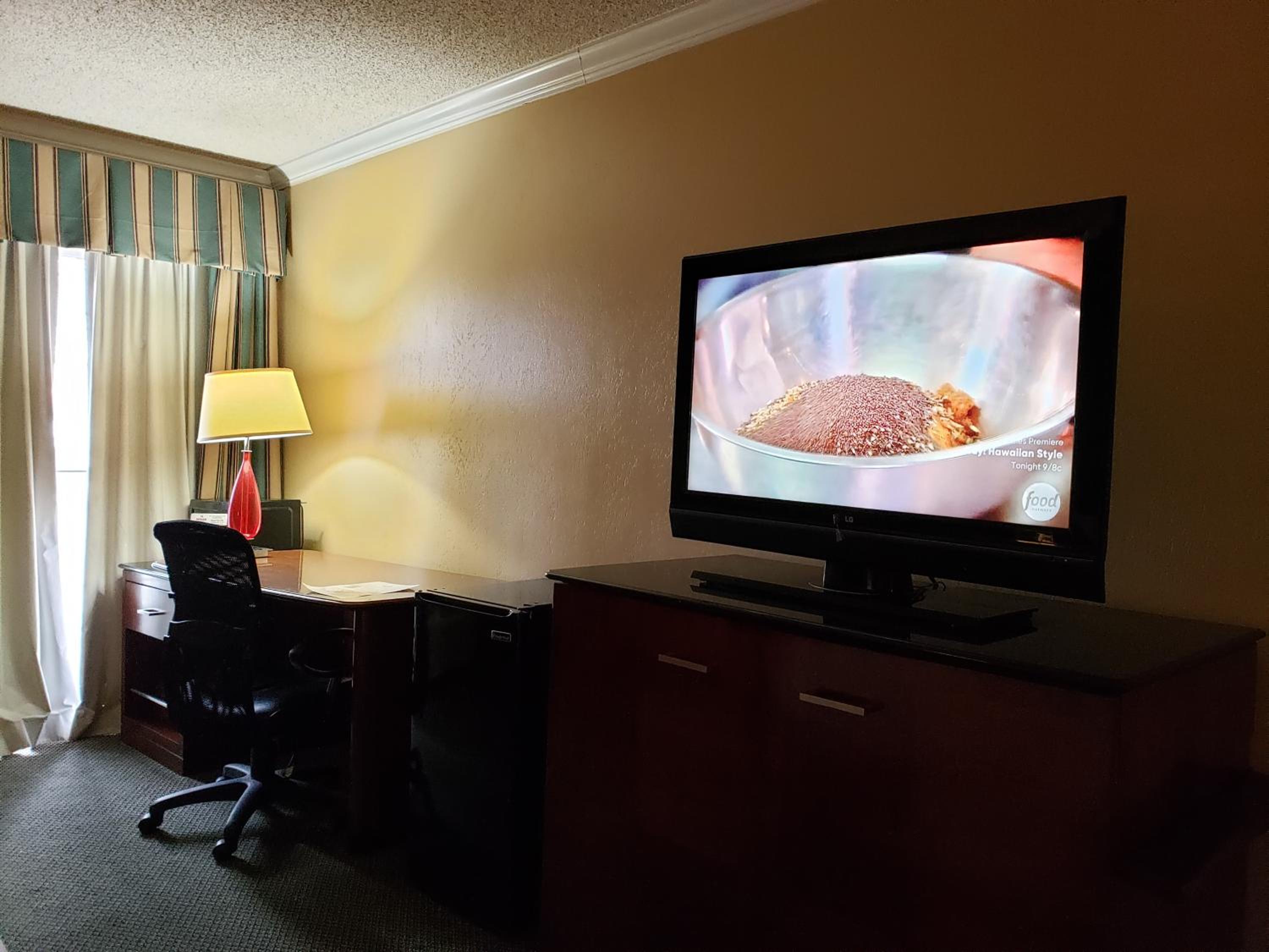Deluxe Room with Two Full Beds - Non-Smoking - Photo 1