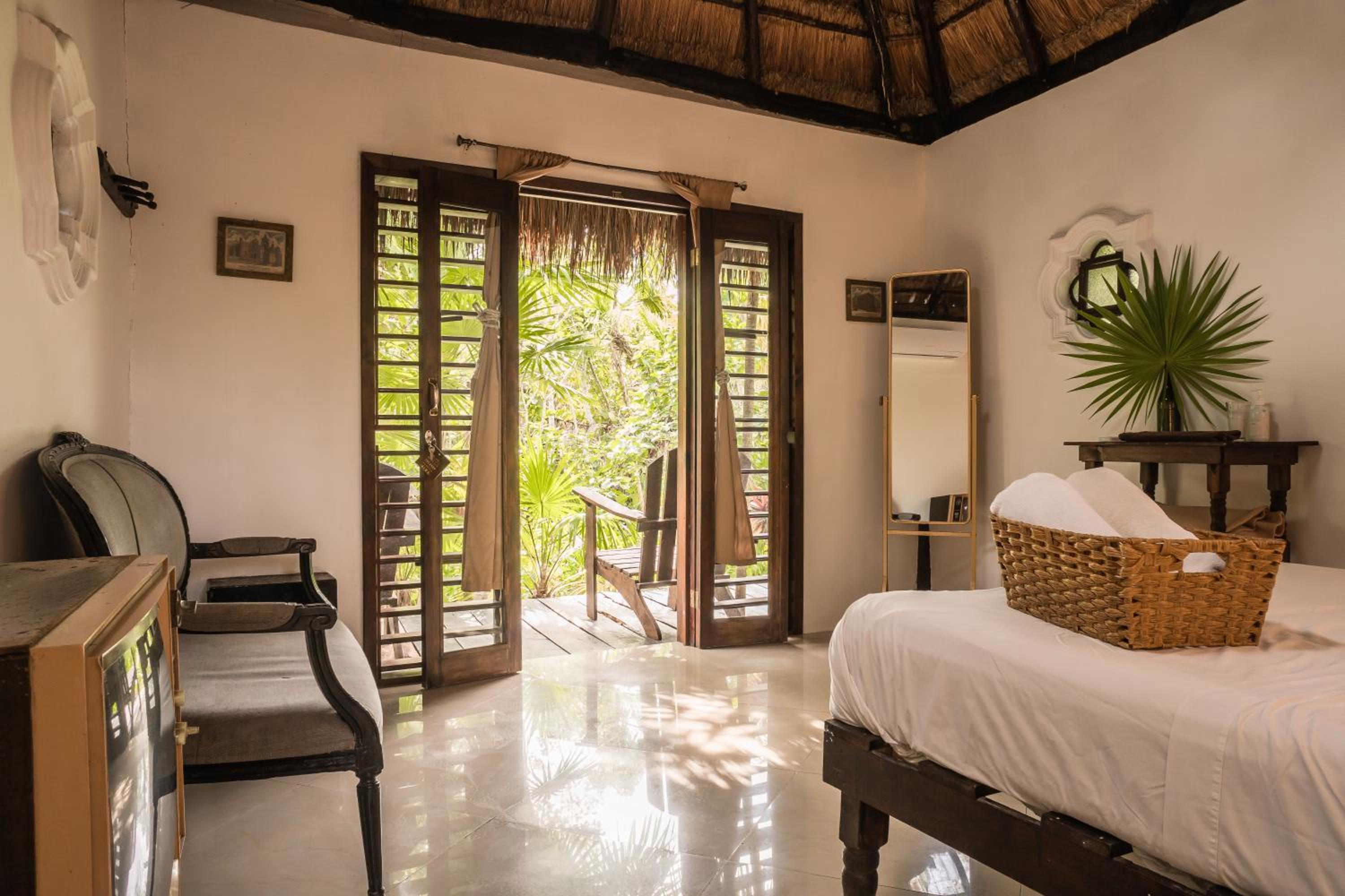 Double Room with Garden View - Photo 4