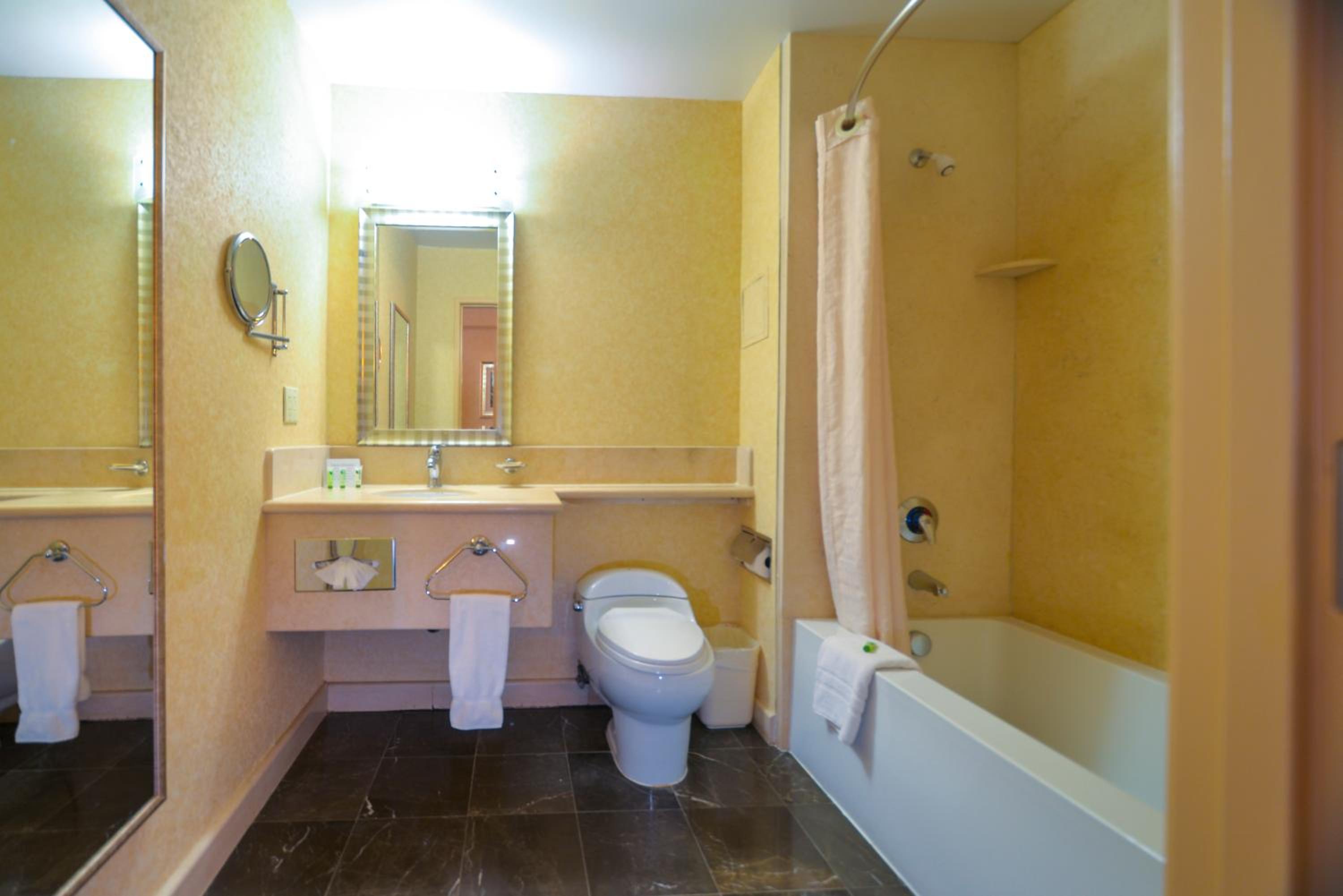 Queen Room - Photo 3