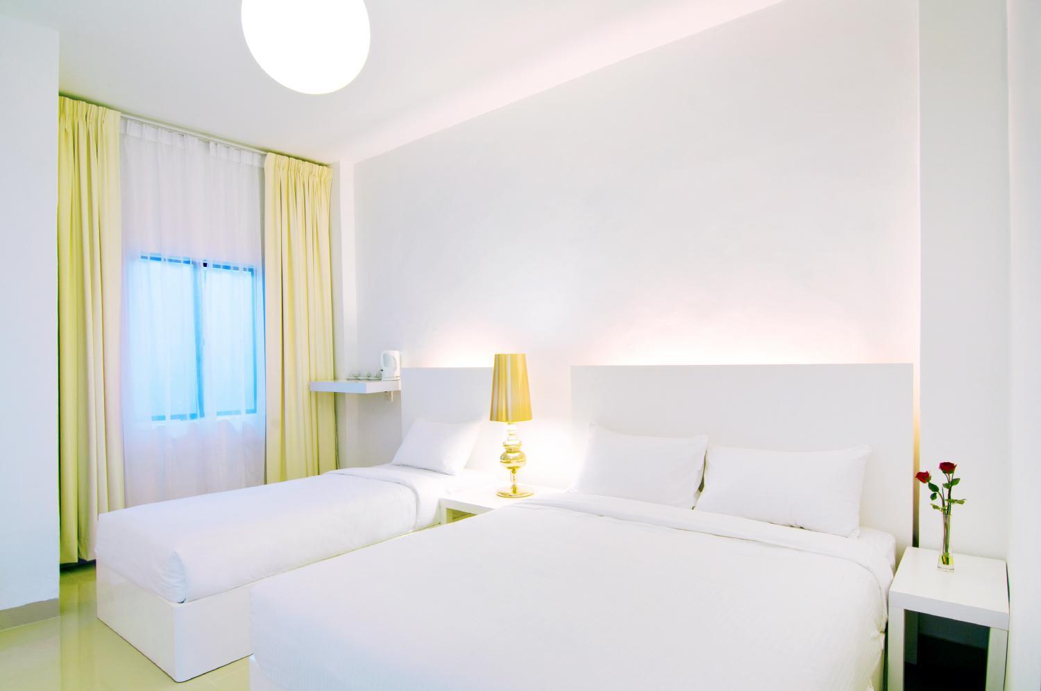 Triple Room with Shared Bathroom photo 2