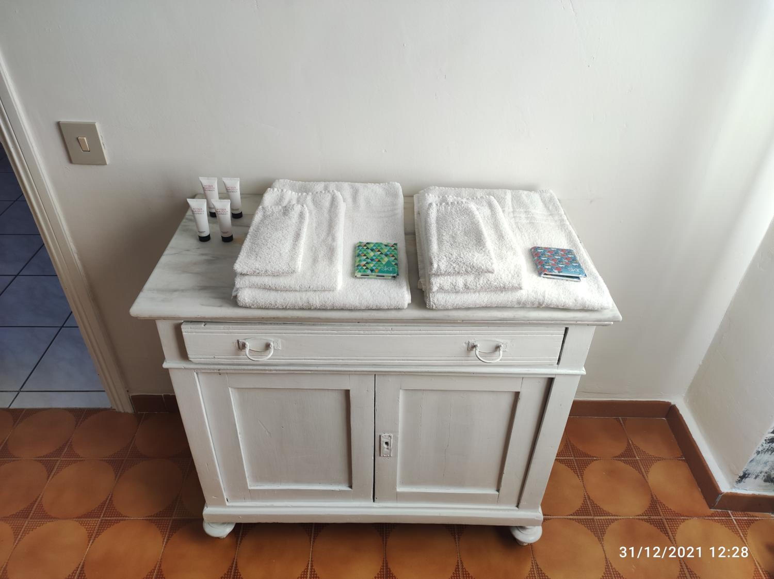 One-Bedroom Apartment - Photo 37