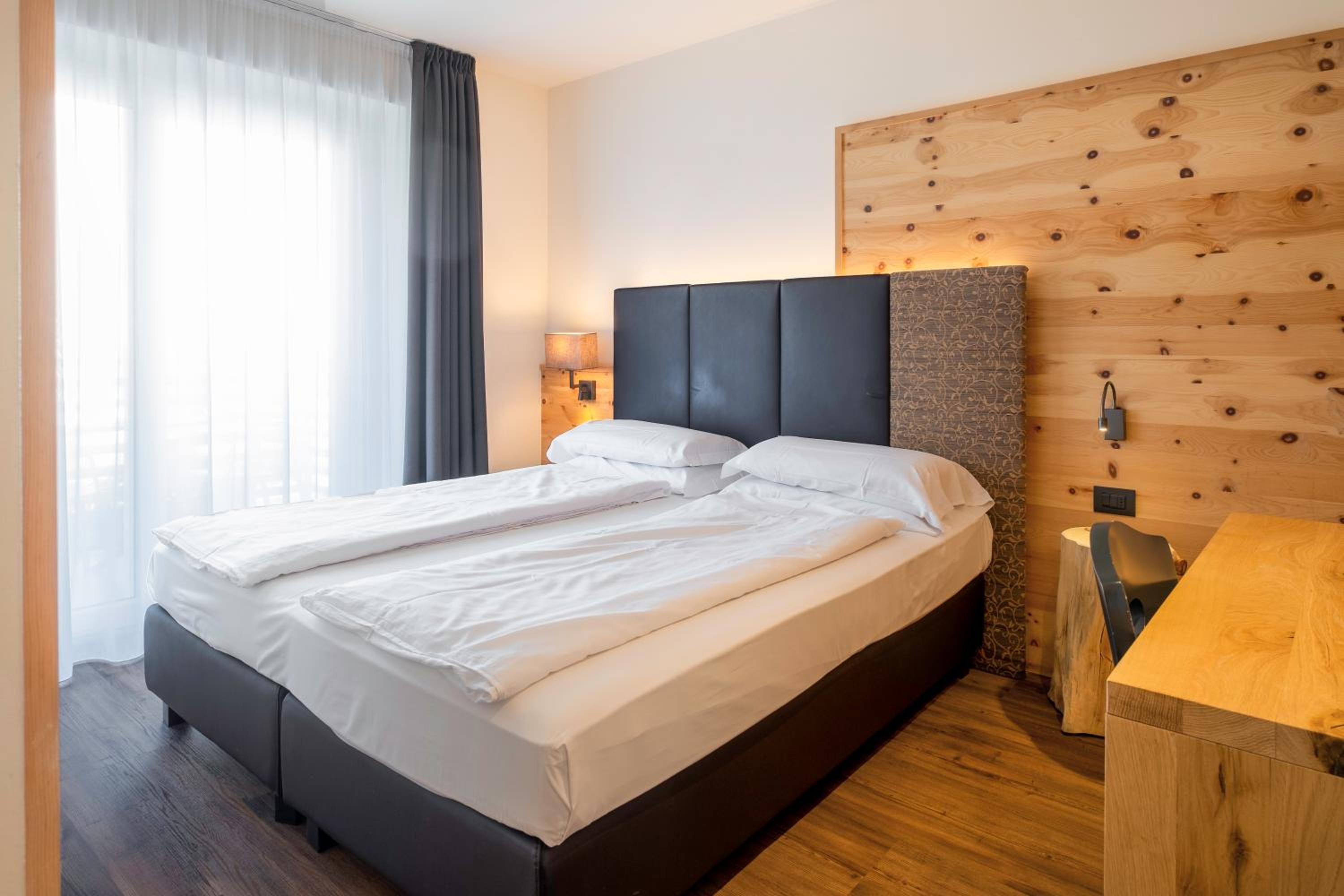 Quarto Duplo com Vista Parcial para o Lago