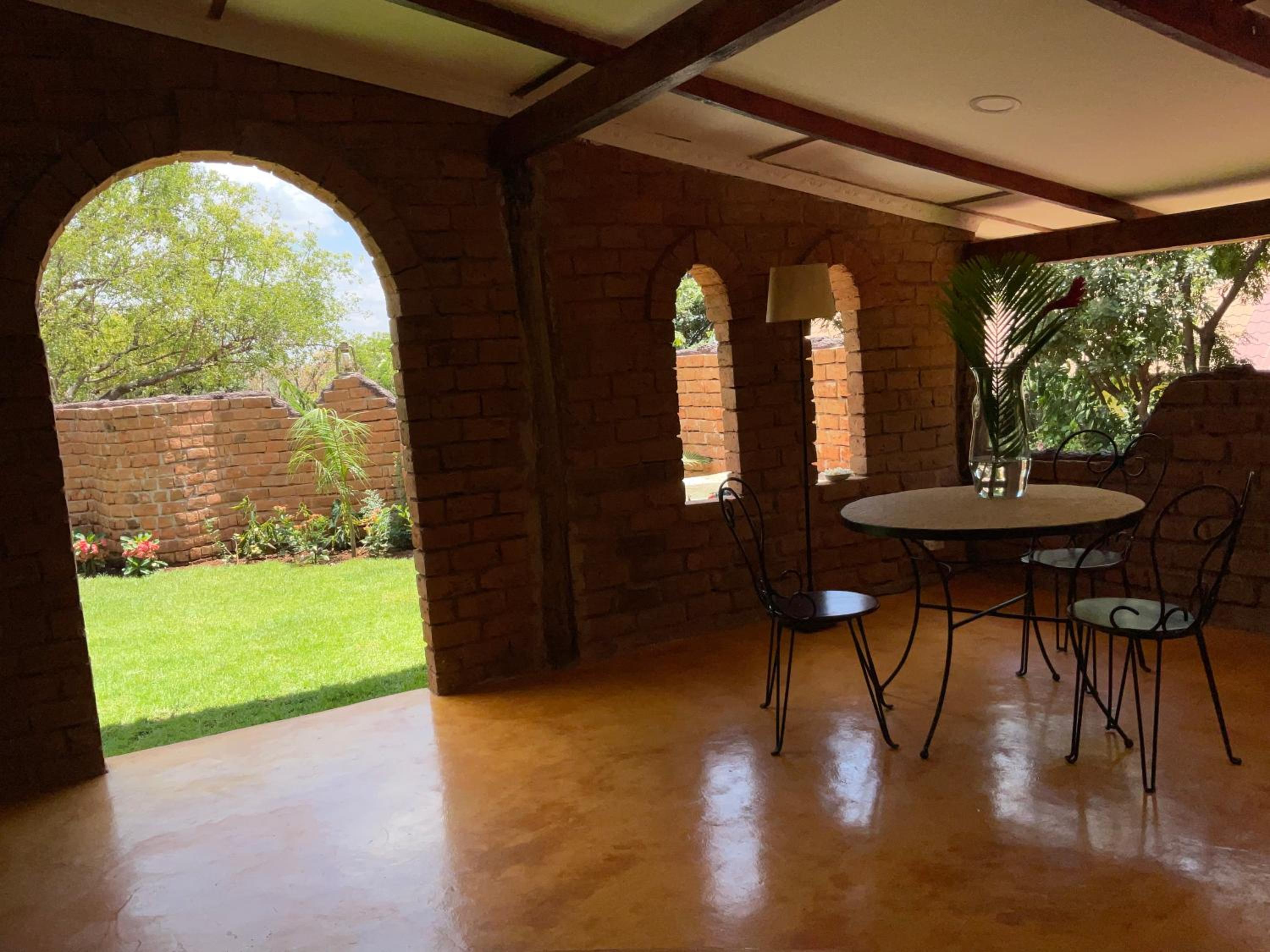 Superior Suite - Photo 14