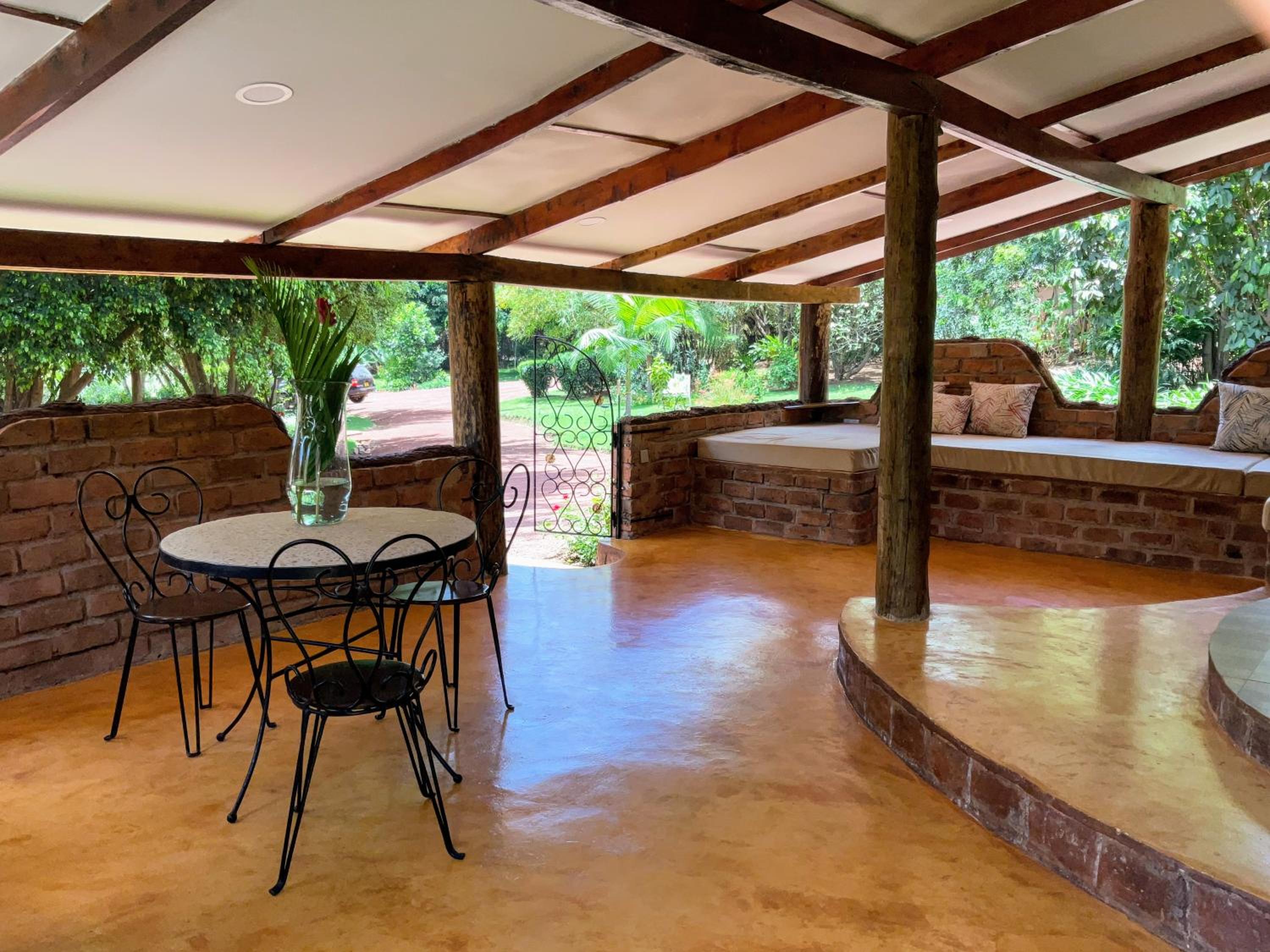 Superior Suite - Photo 6