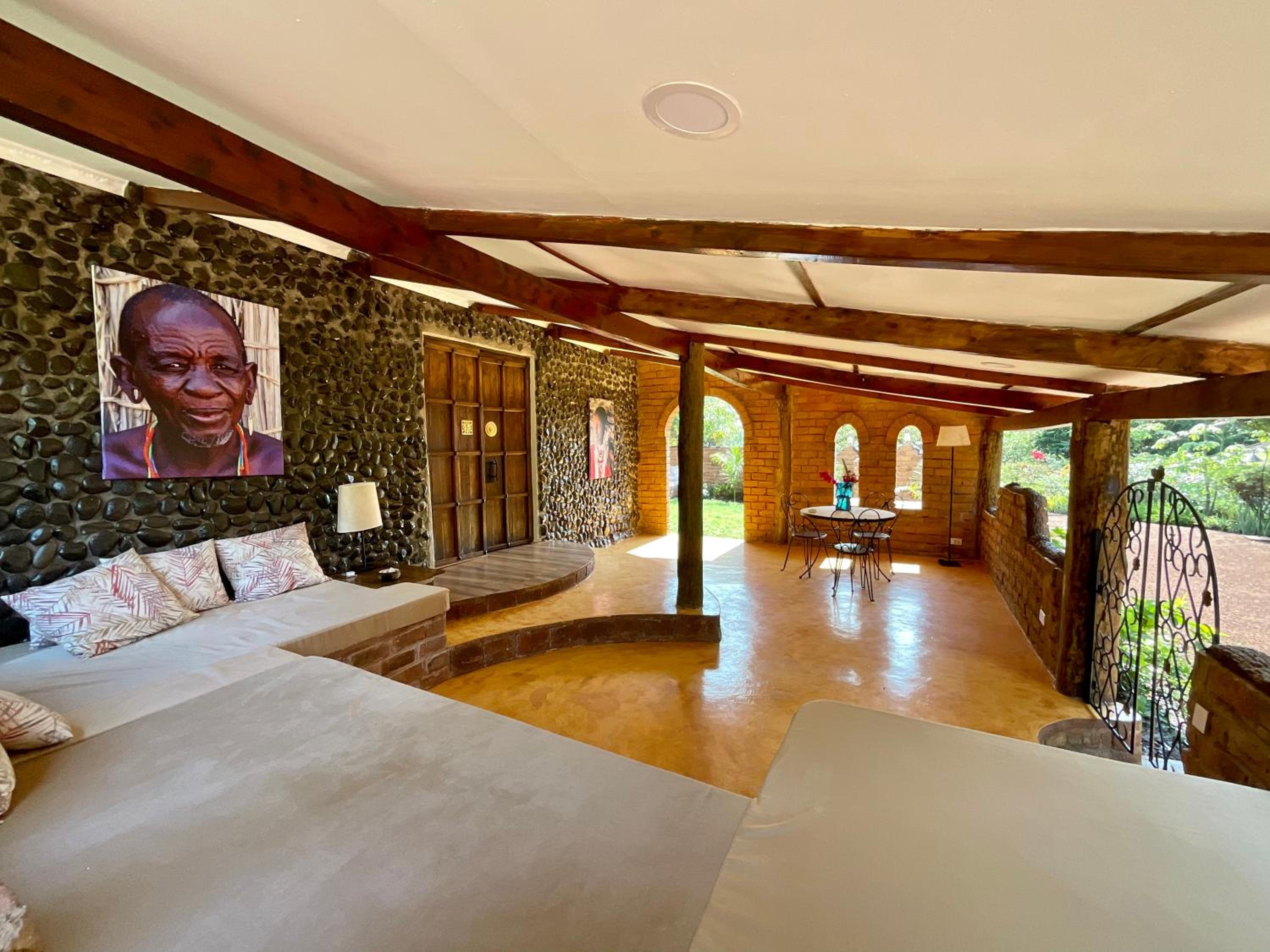 Superior Suite - Photo 15