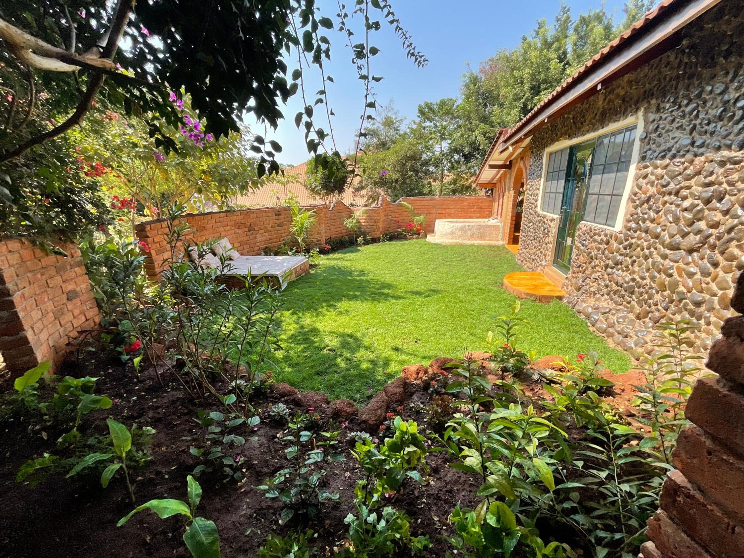Superior Suite - Photo 12