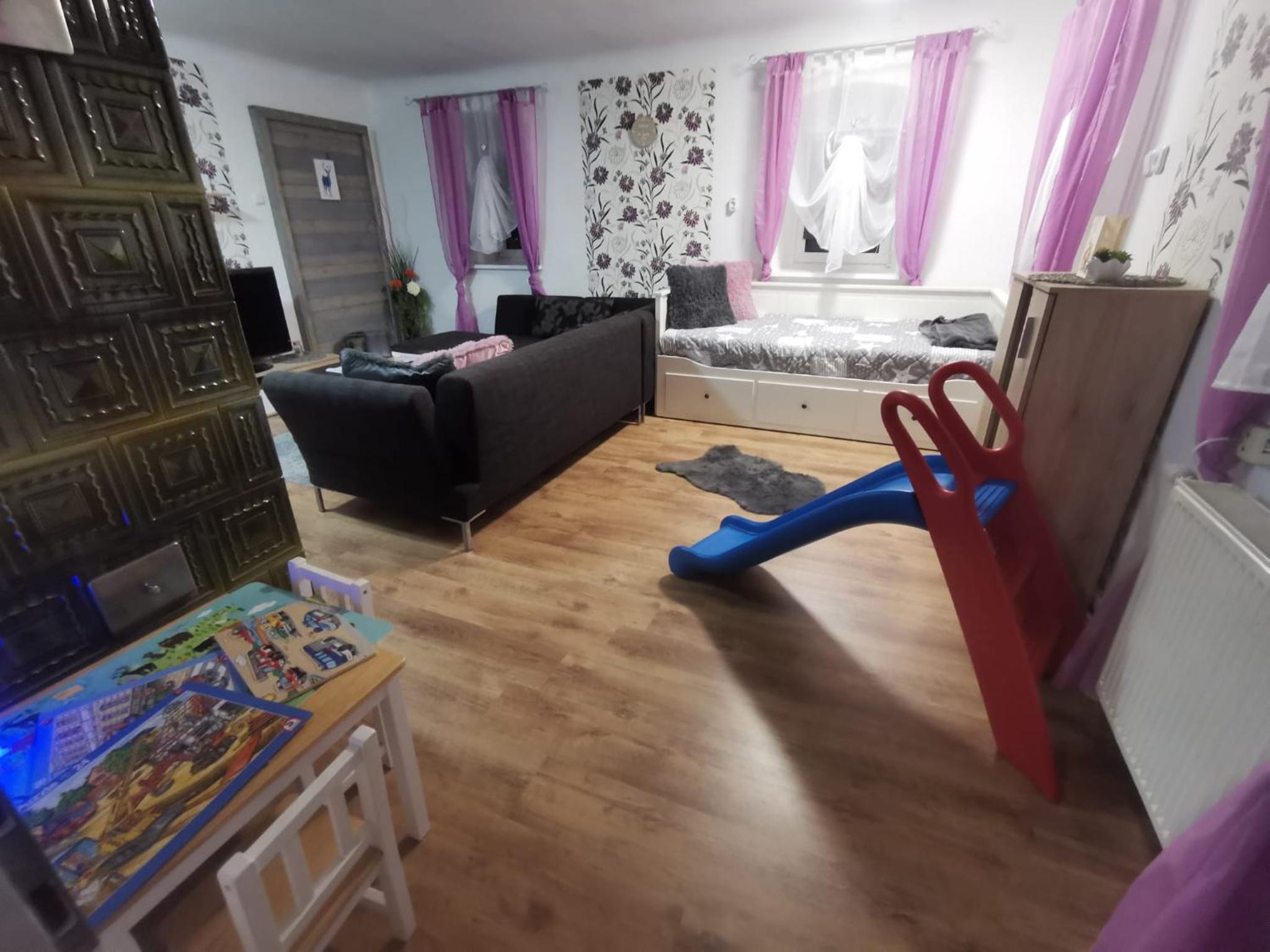 Apartment with Balcony - Photo 3
