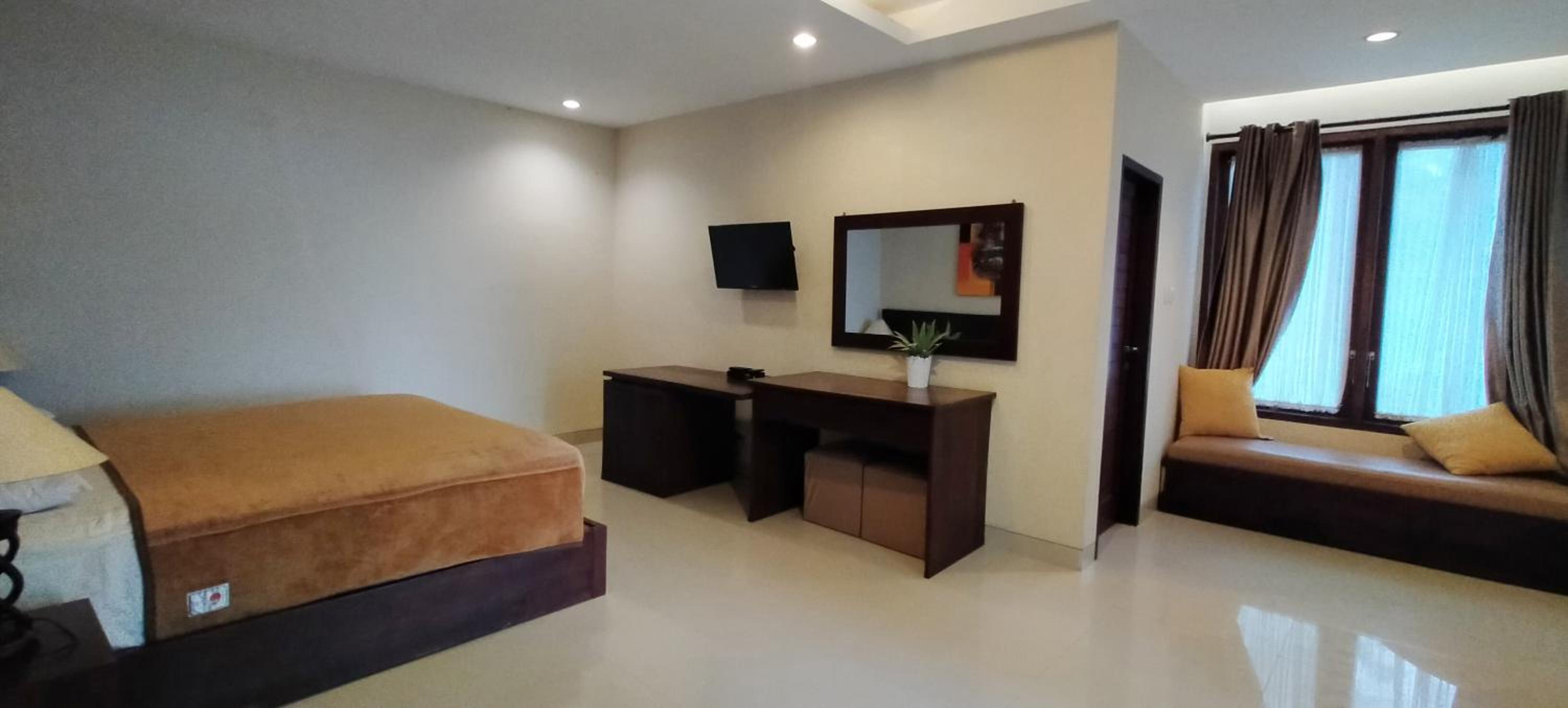 Deluxe Double Room with Balcony and Sea View