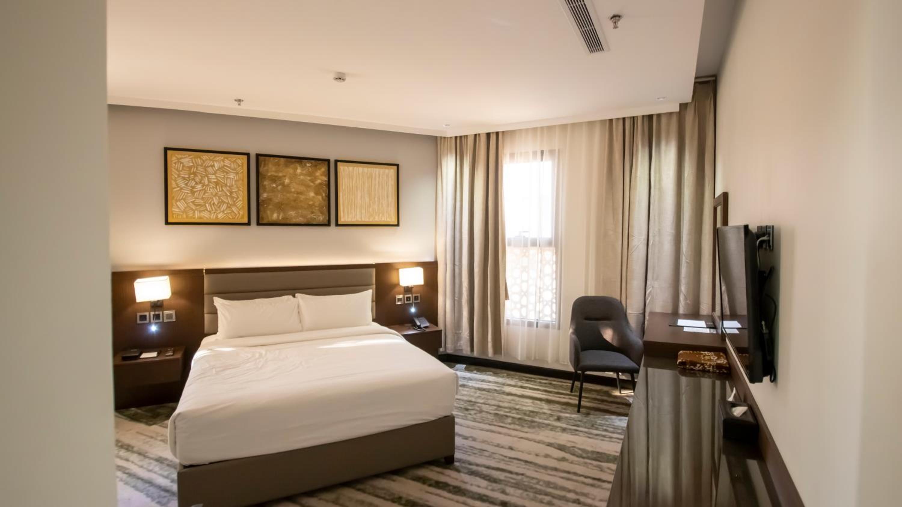 Two-Bedroom Suite - Photo 15