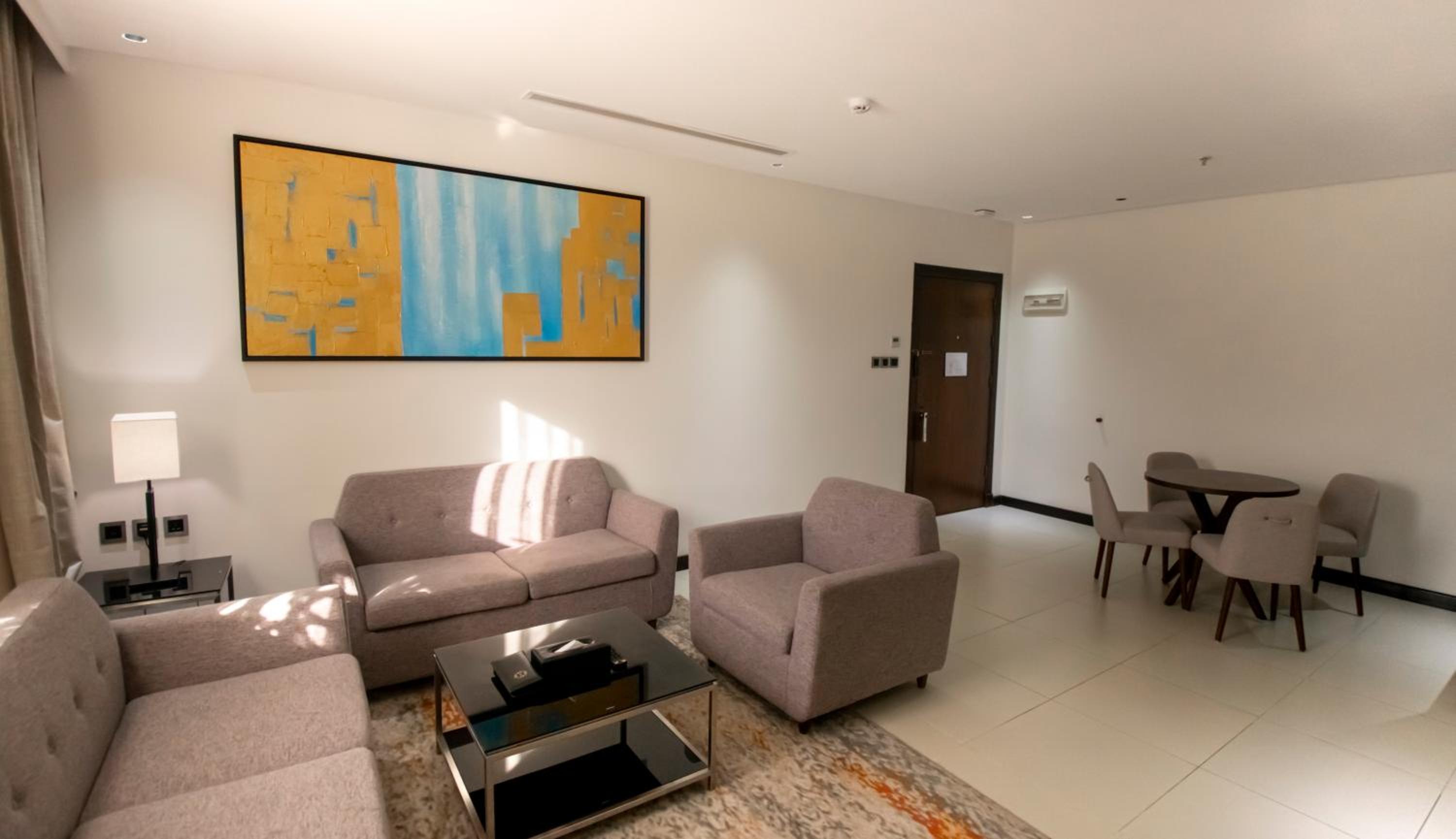 Two-Bedroom Suite - Photo 2