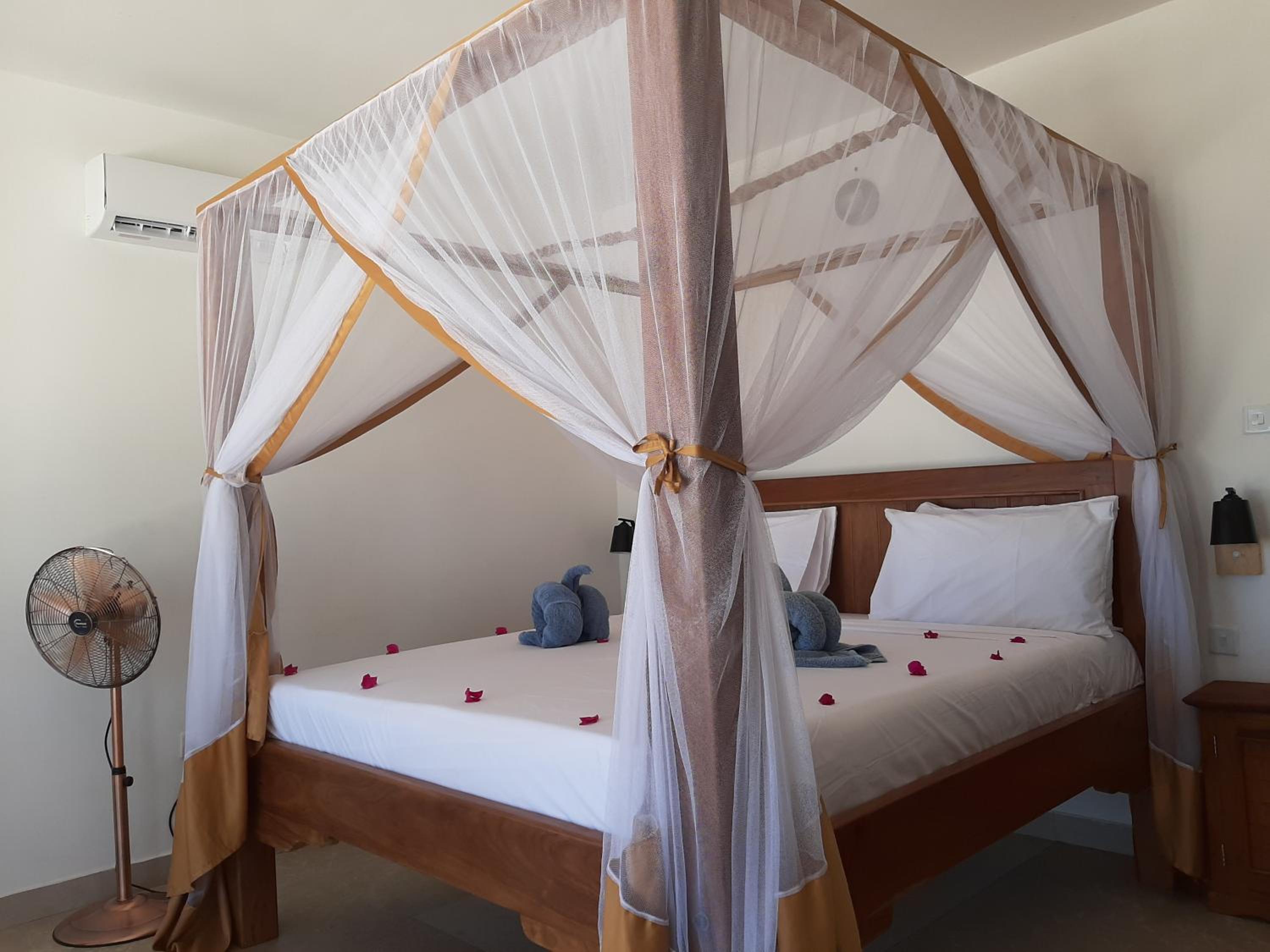 Deluxe Double Room with Balcony and Sea View - Photo 2
