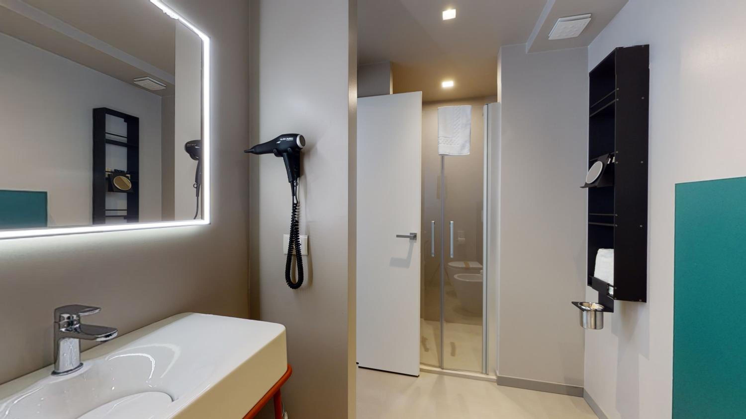 Classic Double or Twin Room - Photo 6