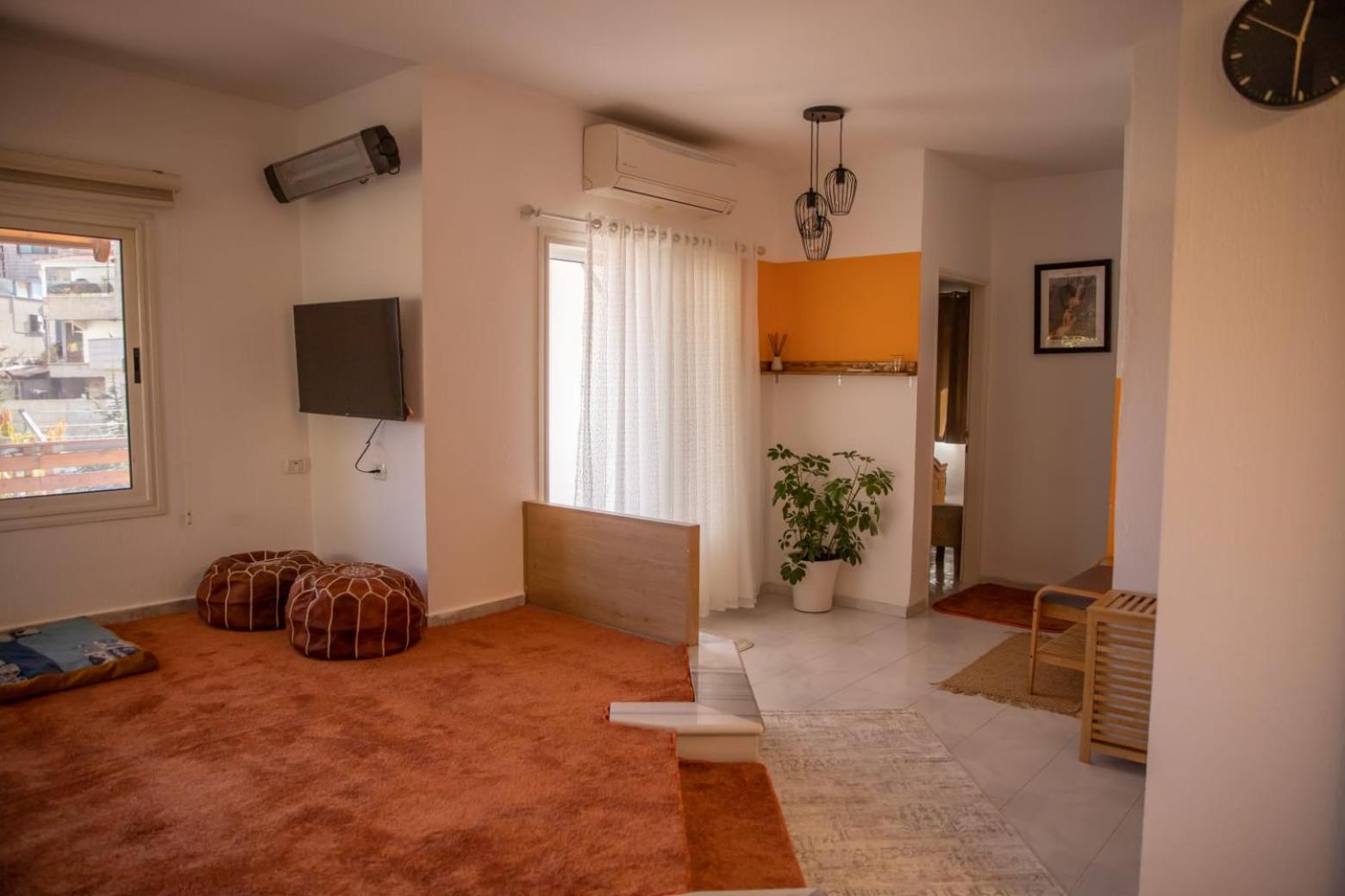 Two-Bedroom House - Photo 5
