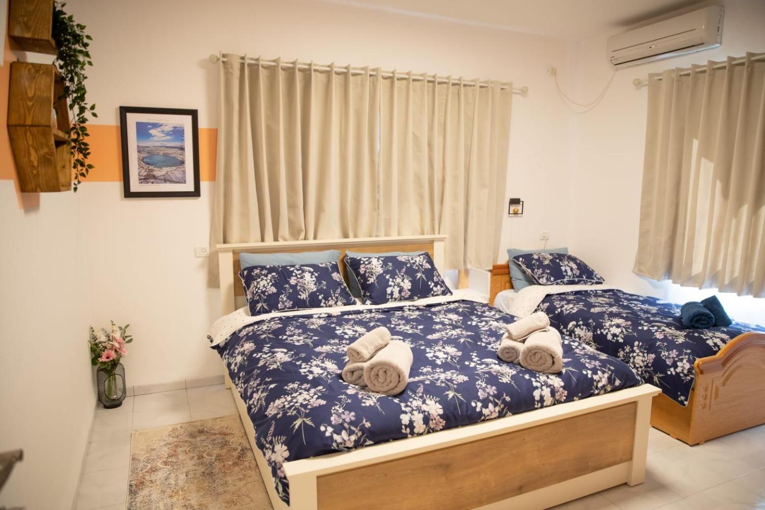 Two-Bedroom House - Photo 4
