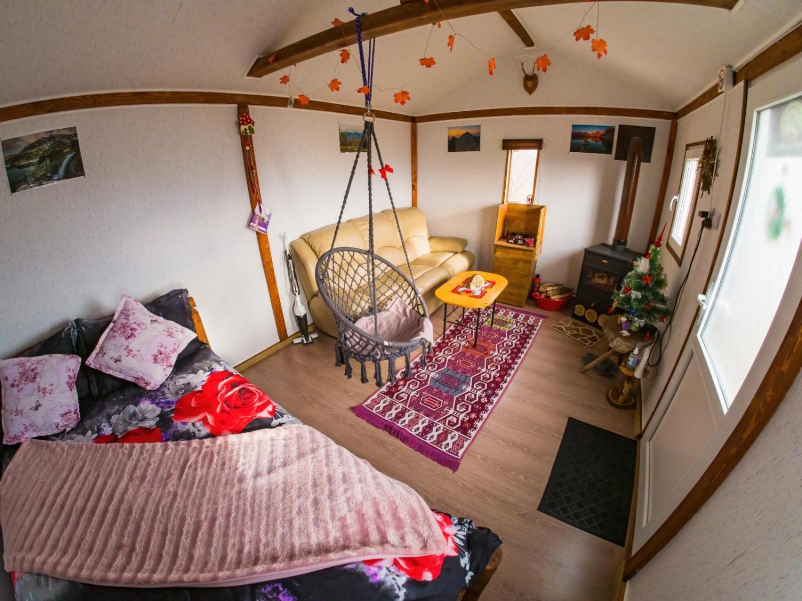 One-Bedroom House - Photo 1