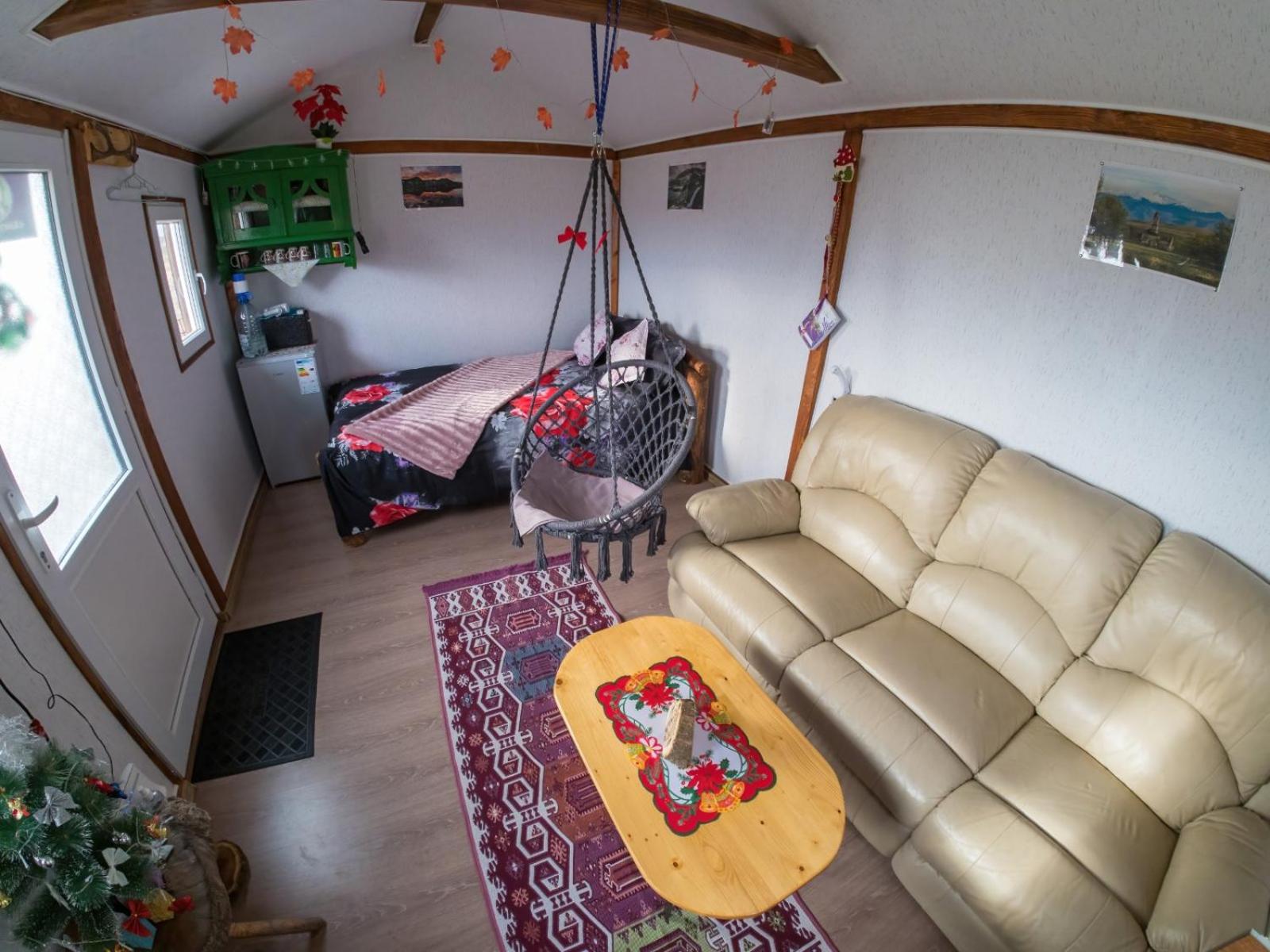 One-Bedroom House - Photo 17
