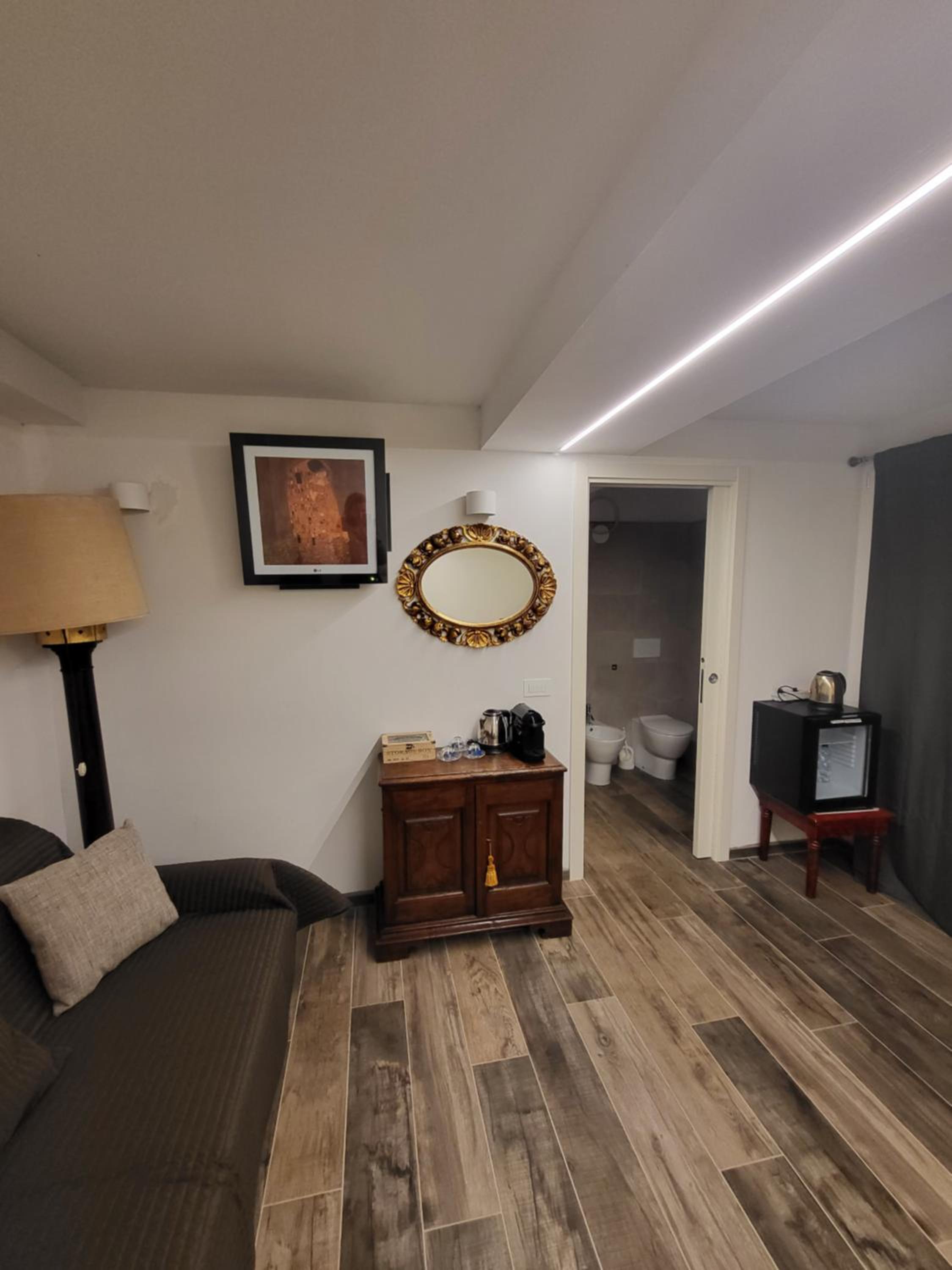 Standard Studio - Basement photo 1