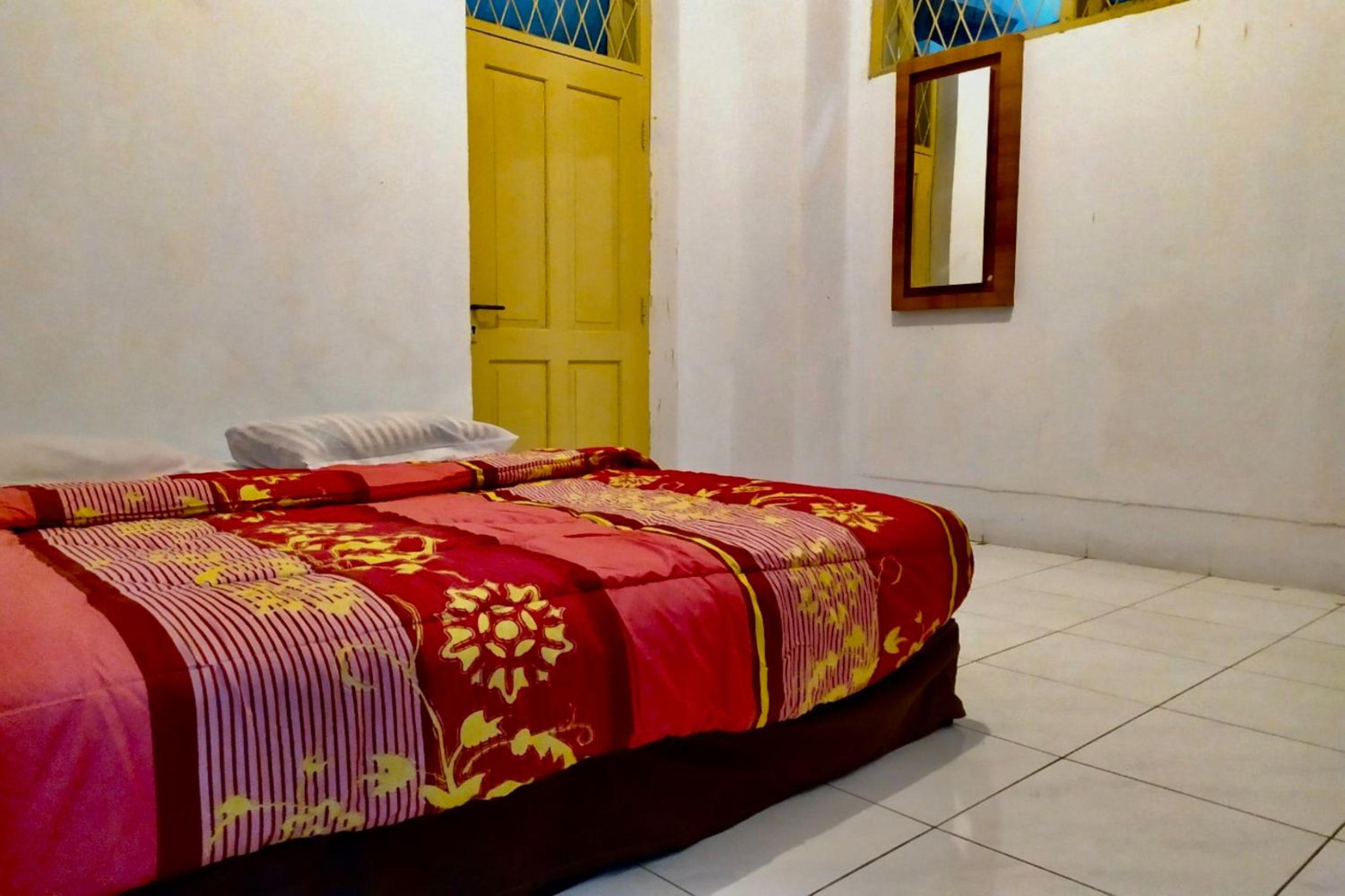 Standard Double Room - Photo 8