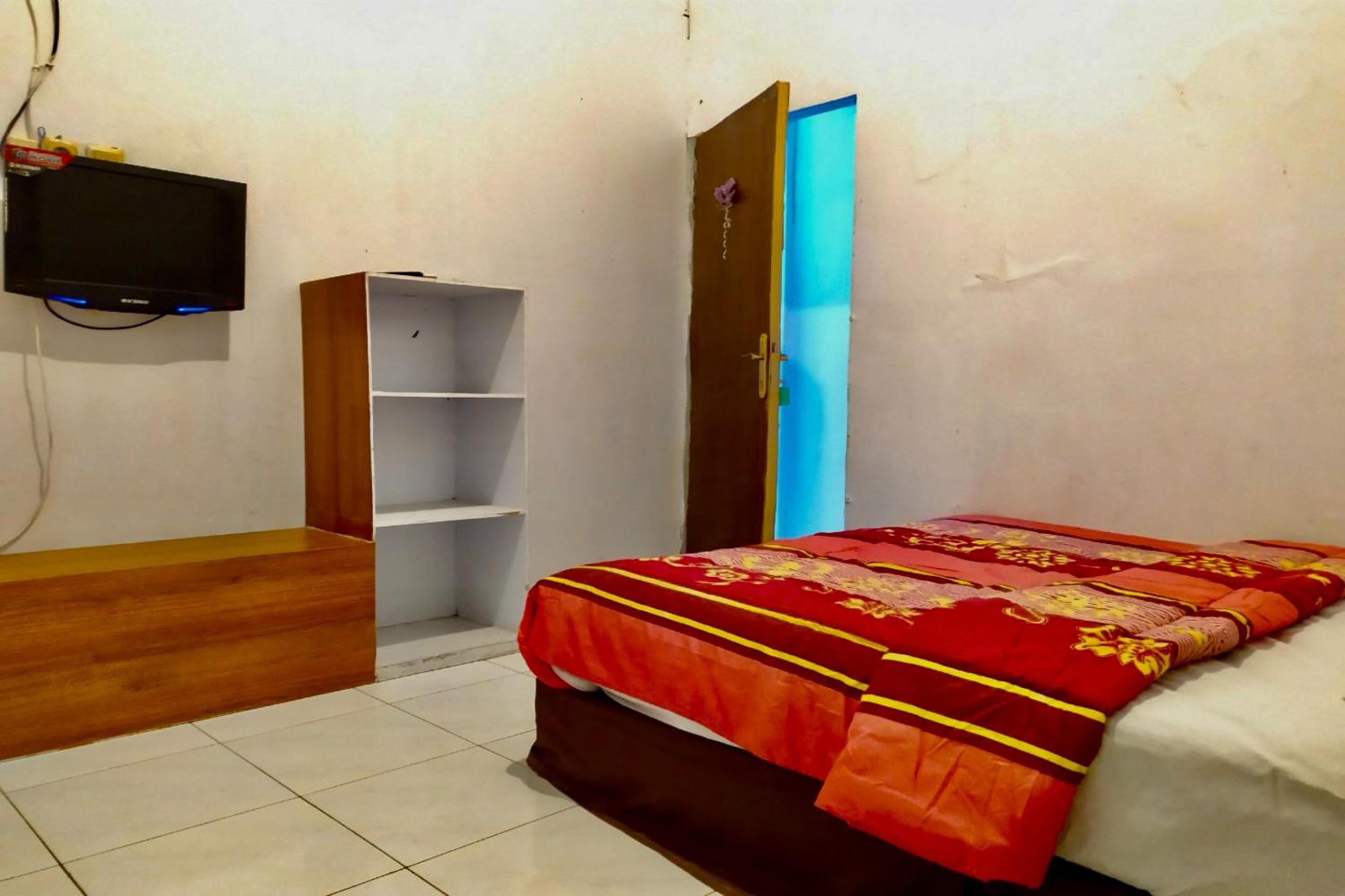 Standard Double Room - Photo 9