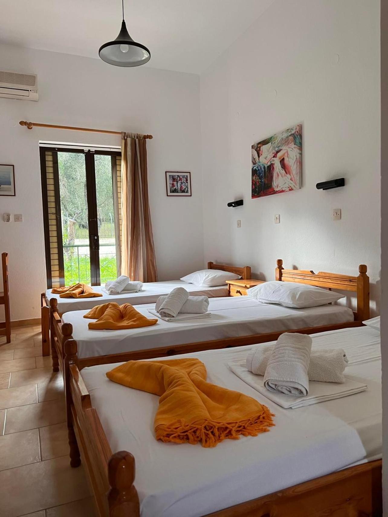 Economy Triple Room