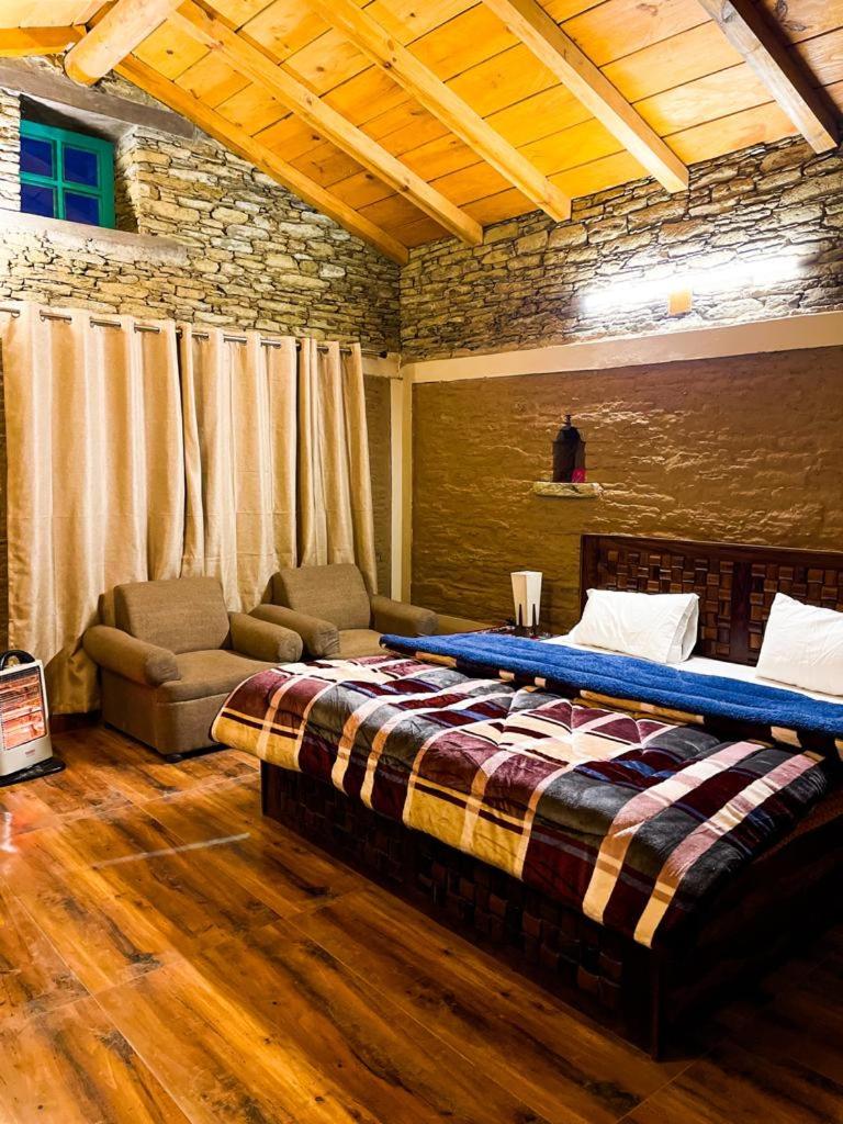 Deluxe Double or Twin Room with Mountain View