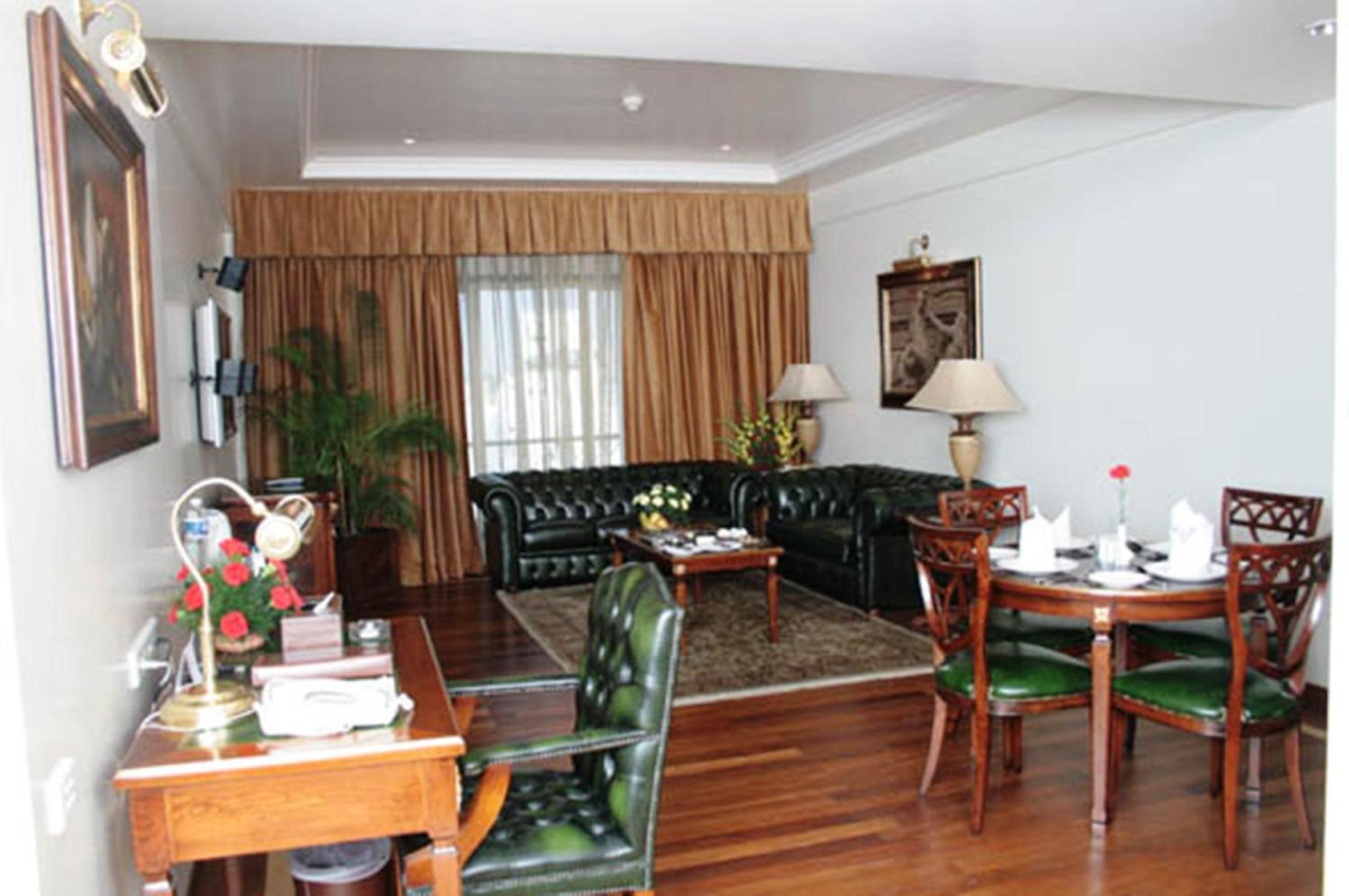 Deluxe Suite - Photo 7