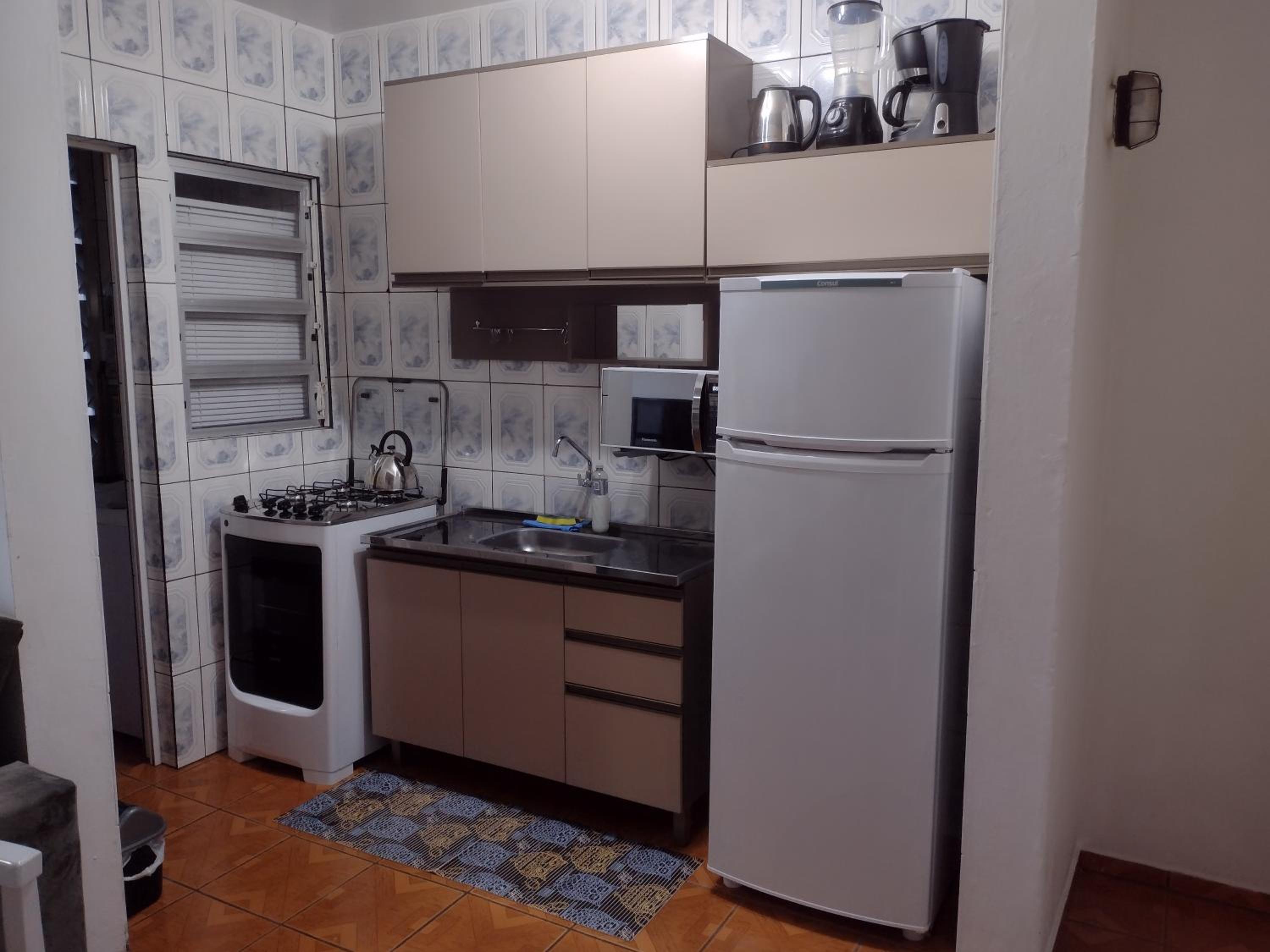 One-Bedroom Apartment - Photo 2