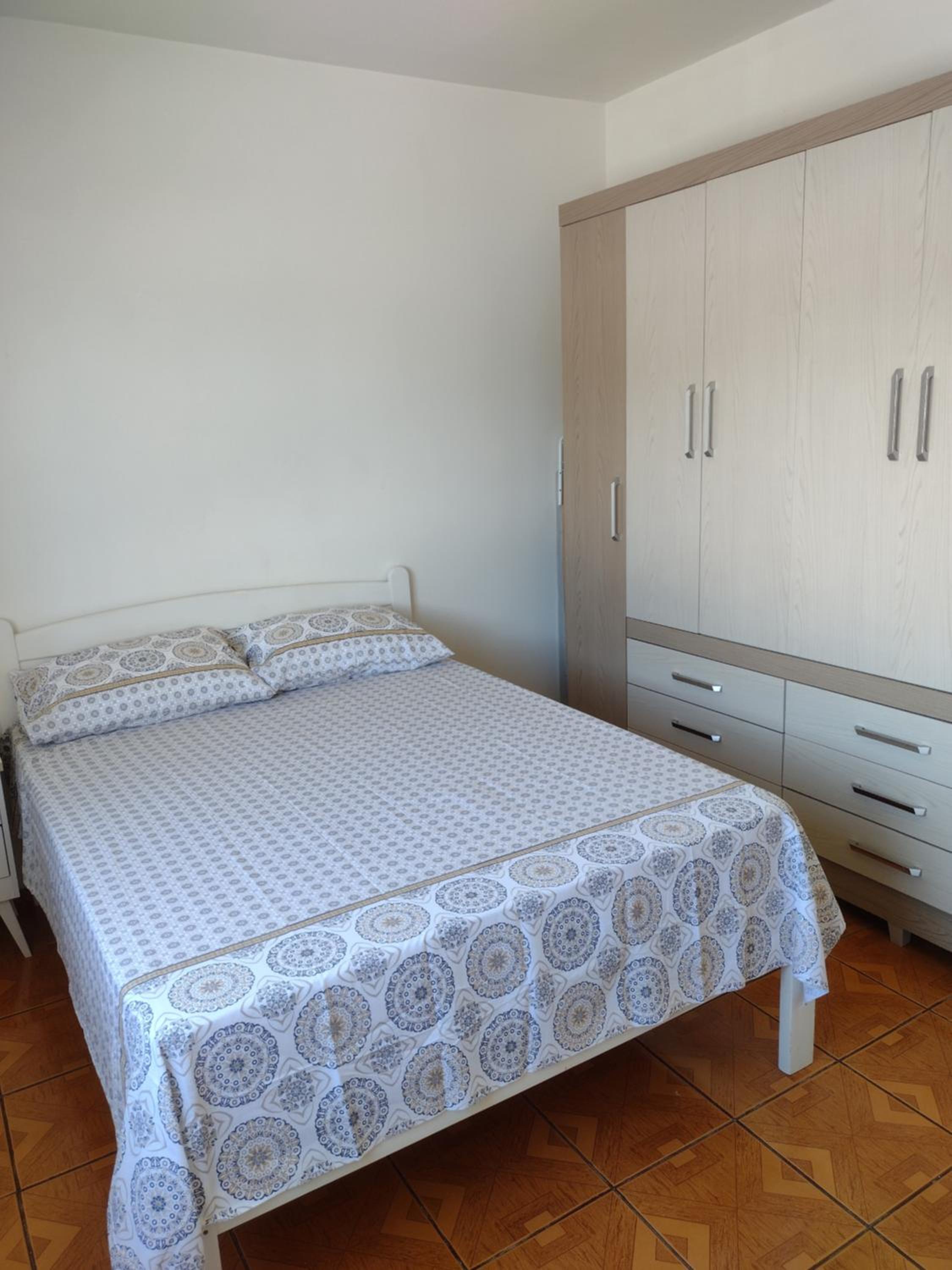 One-Bedroom Apartment - Photo 6