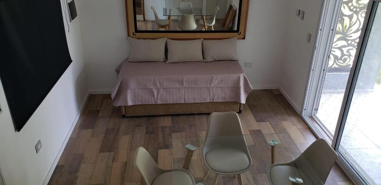 One-Bedroom House photo 1