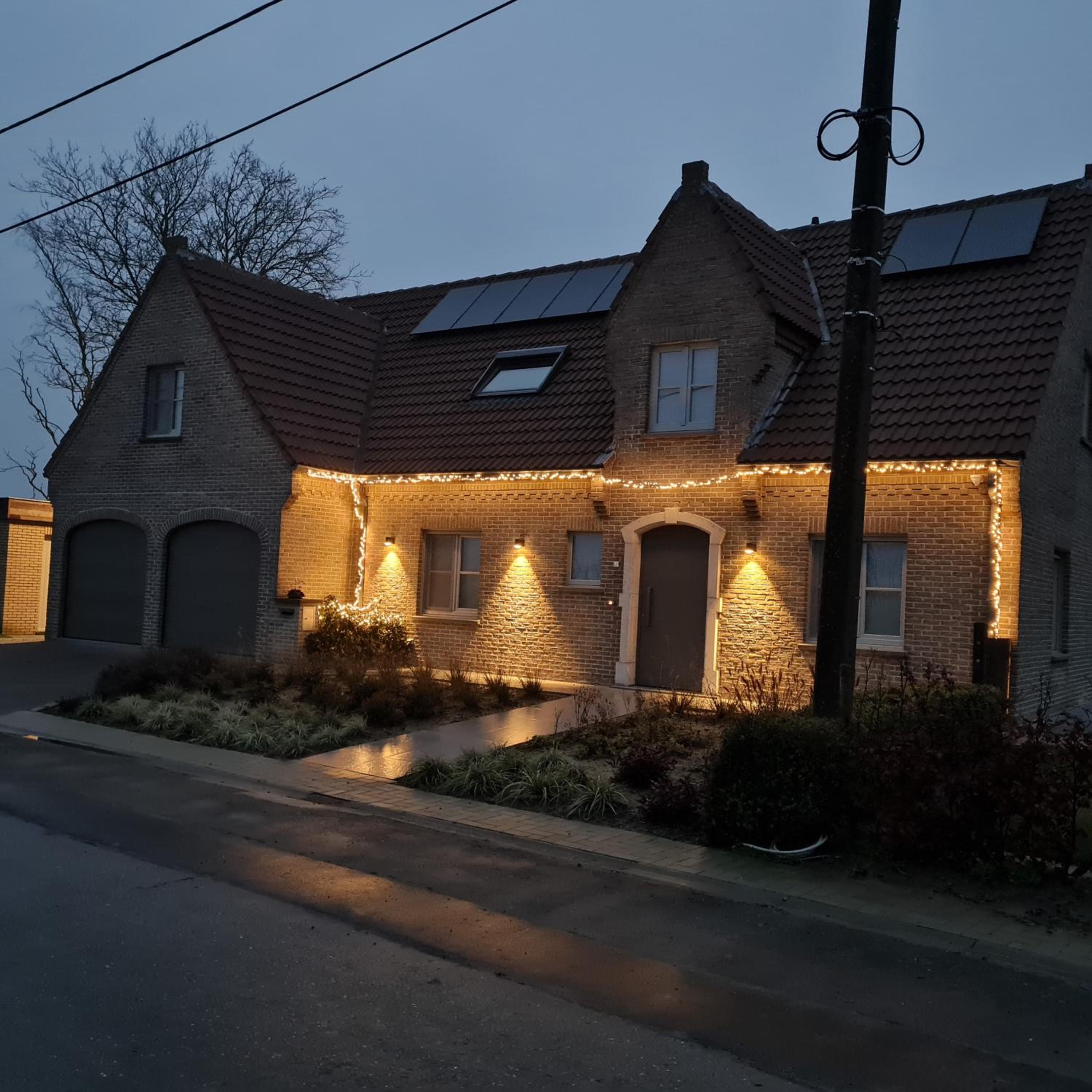 Seven-Bedroom House photo 3