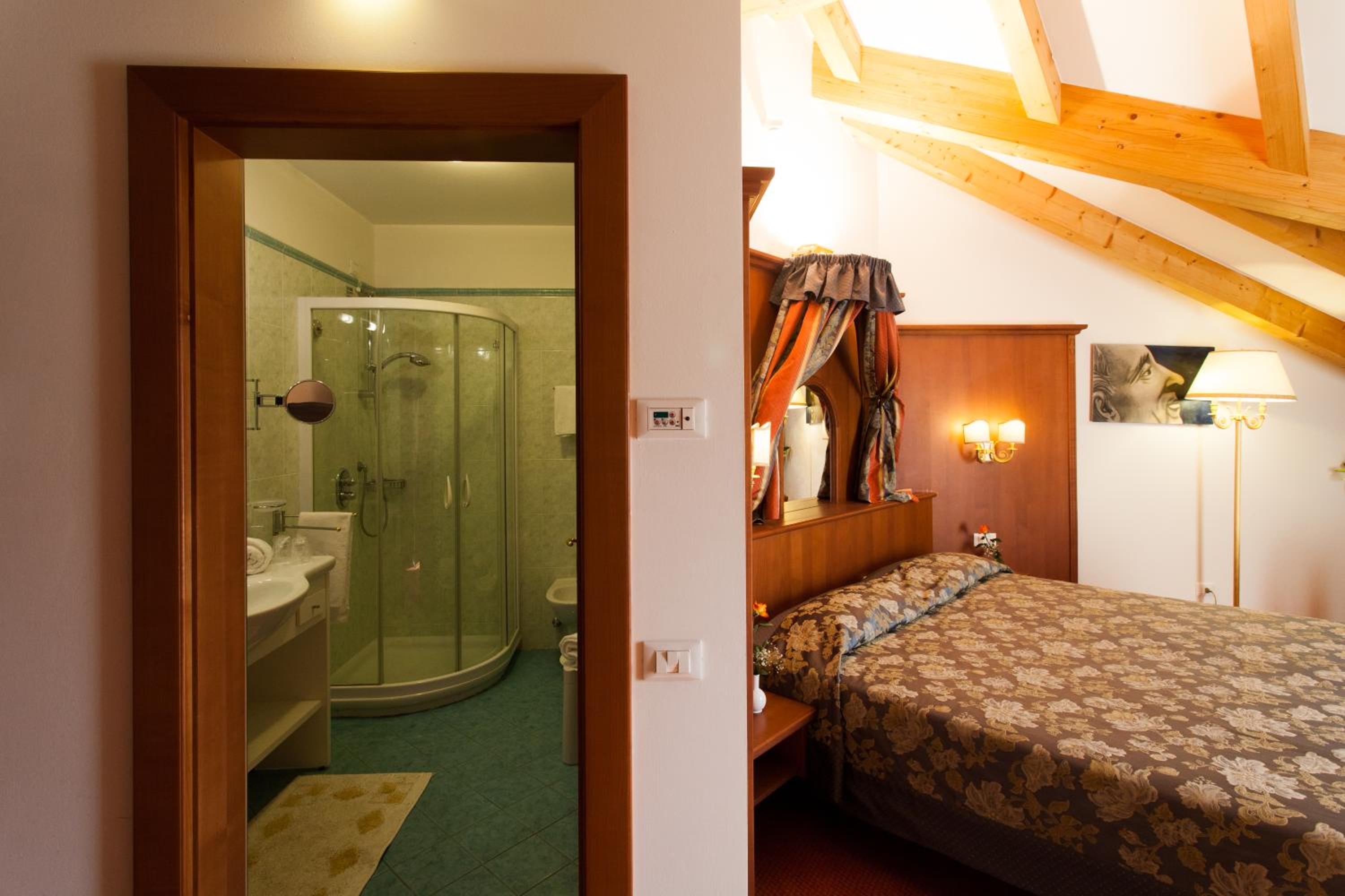 Superior Double Room - Photo 3