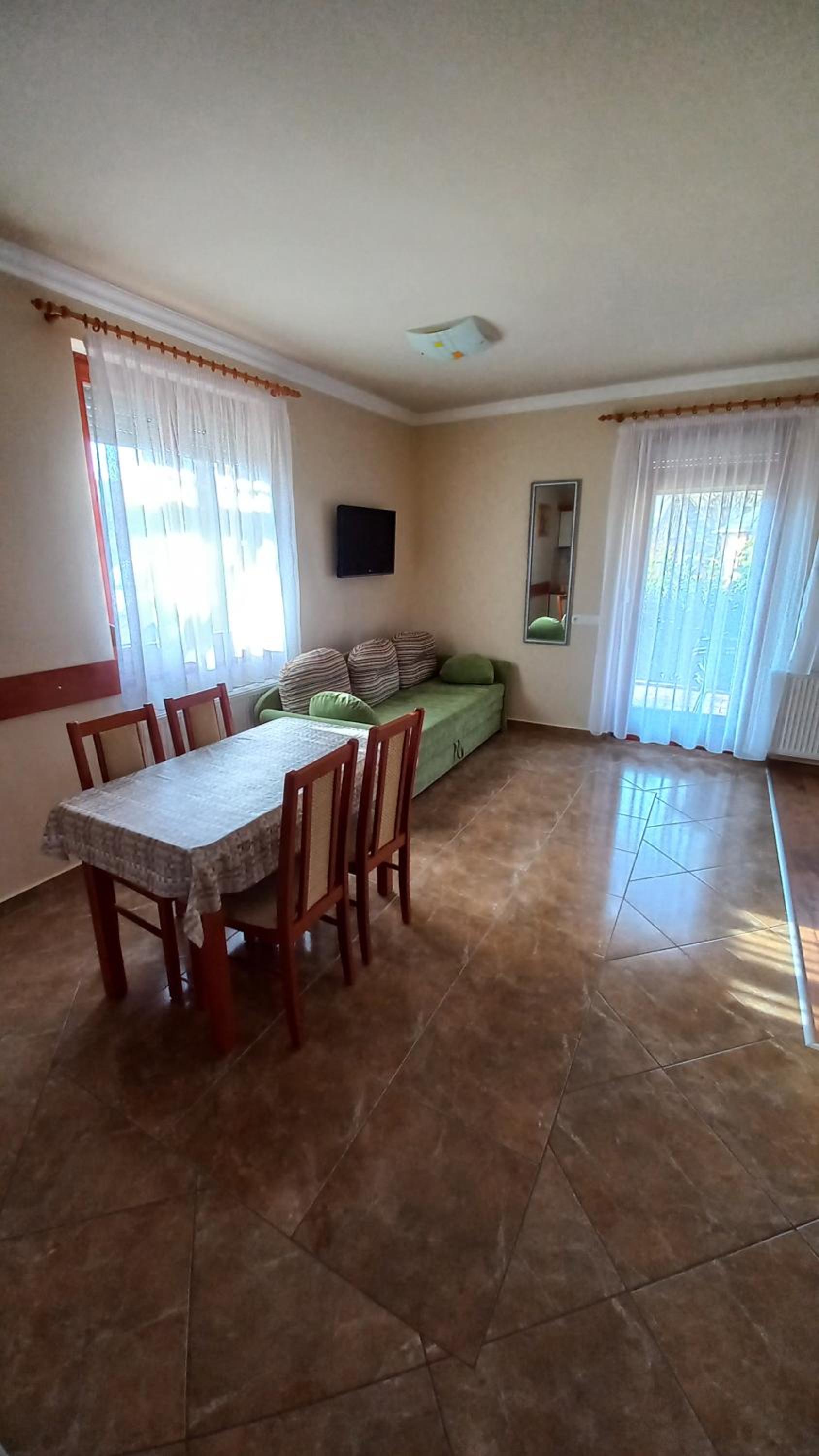 Apartment - Ground Floor photo 3