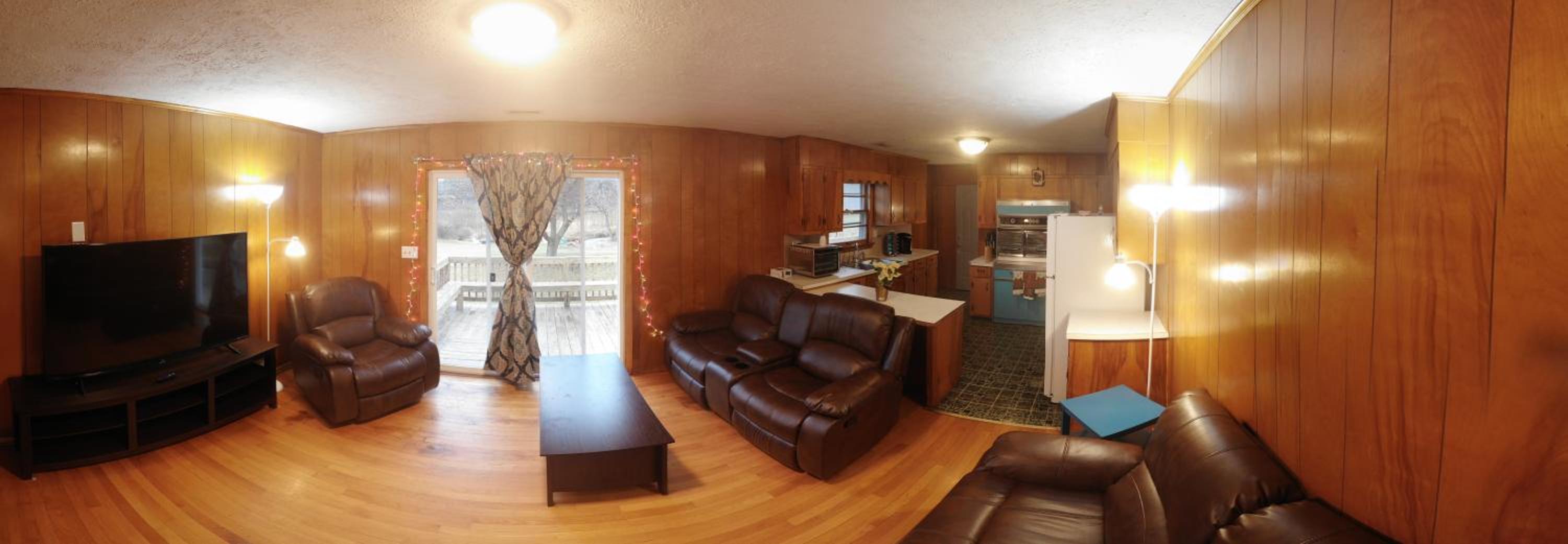 Six-Bedroom House photo 1
