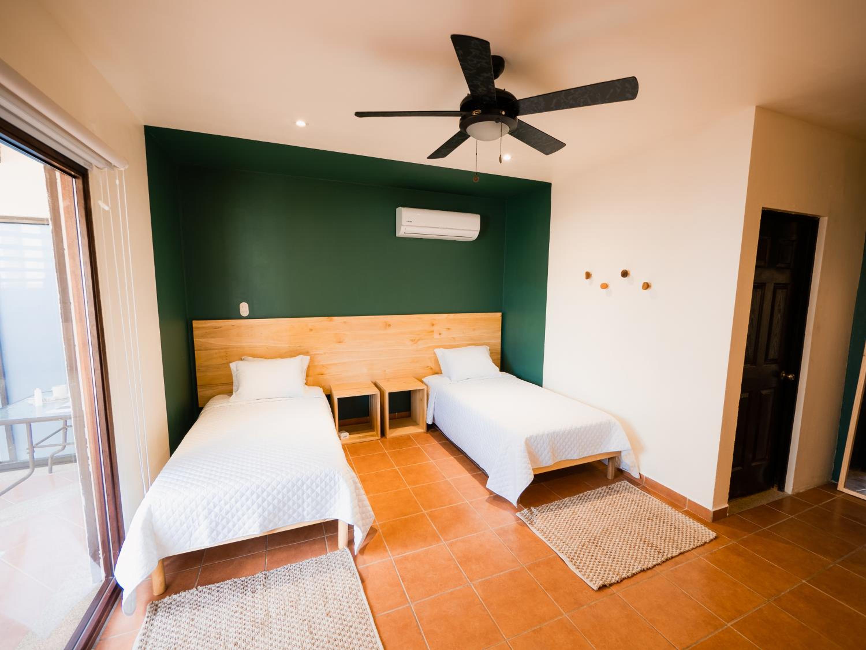 Deluxe Quadruple Room photo 2
