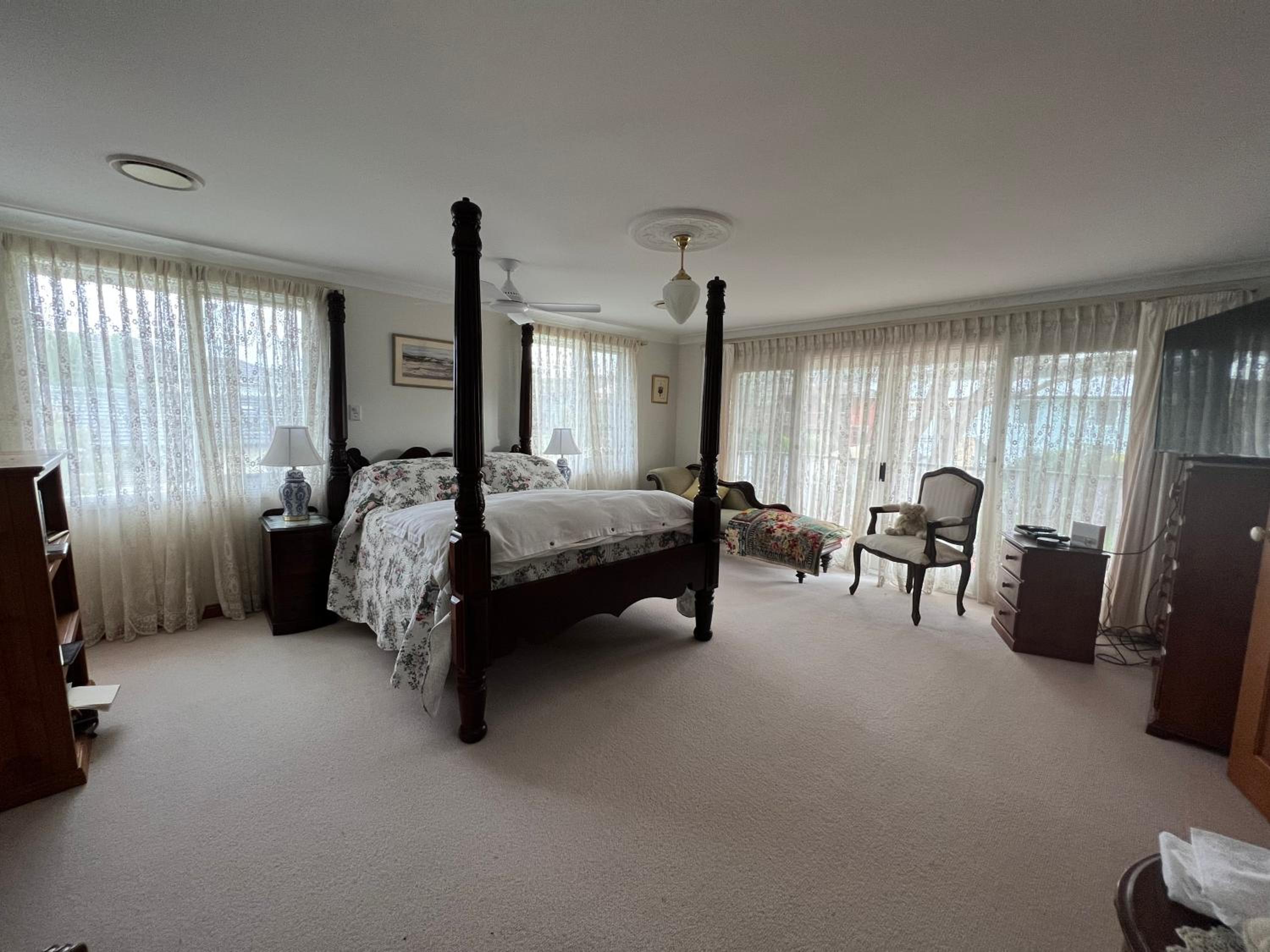 Four-Bedroom House photo 1