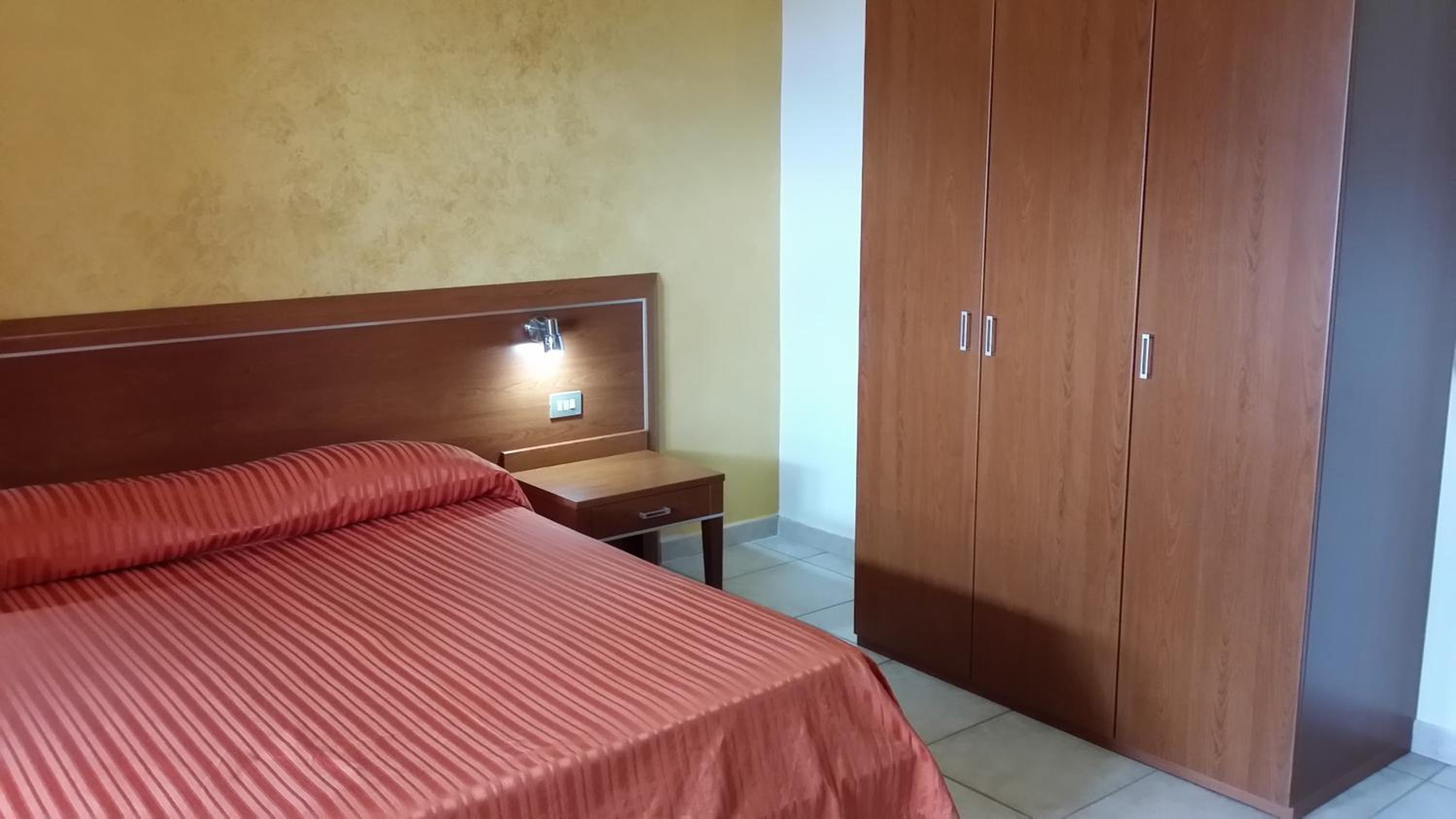 Double Room - Photo 3