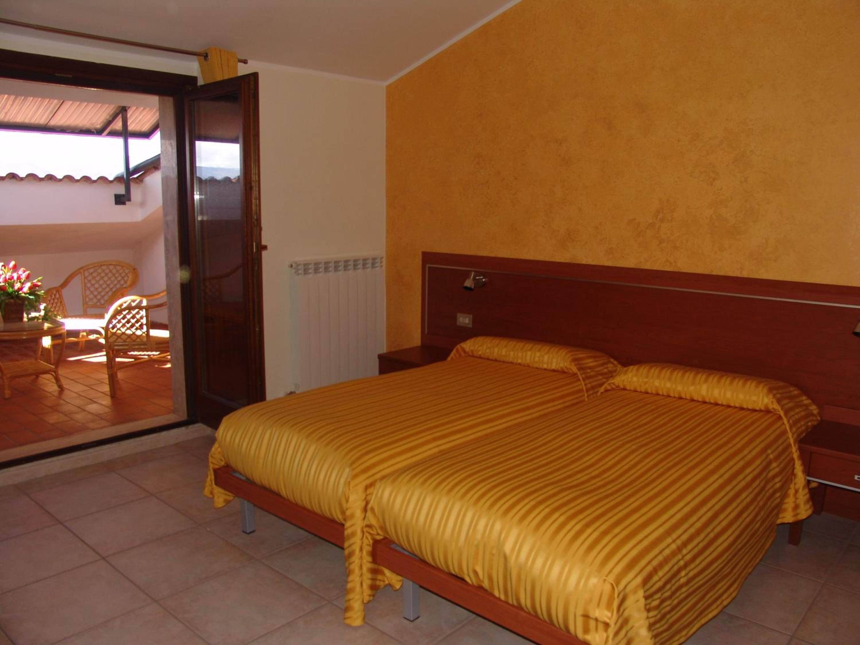 Twin Room - Photo 4