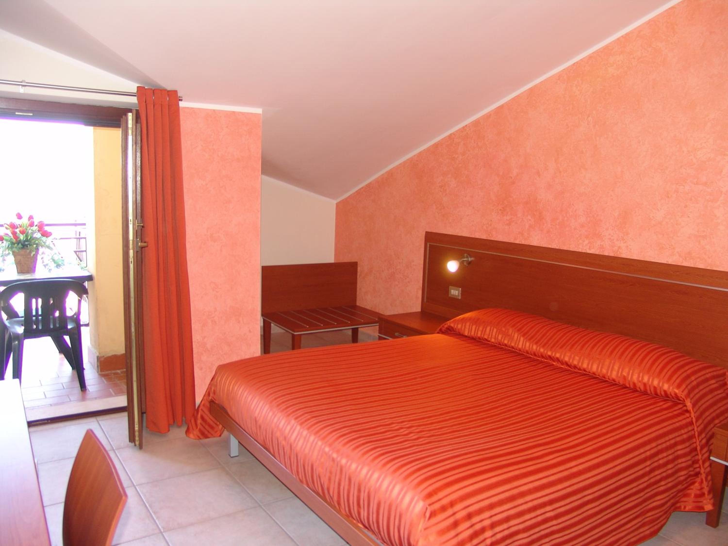 Double Room - Photo 4