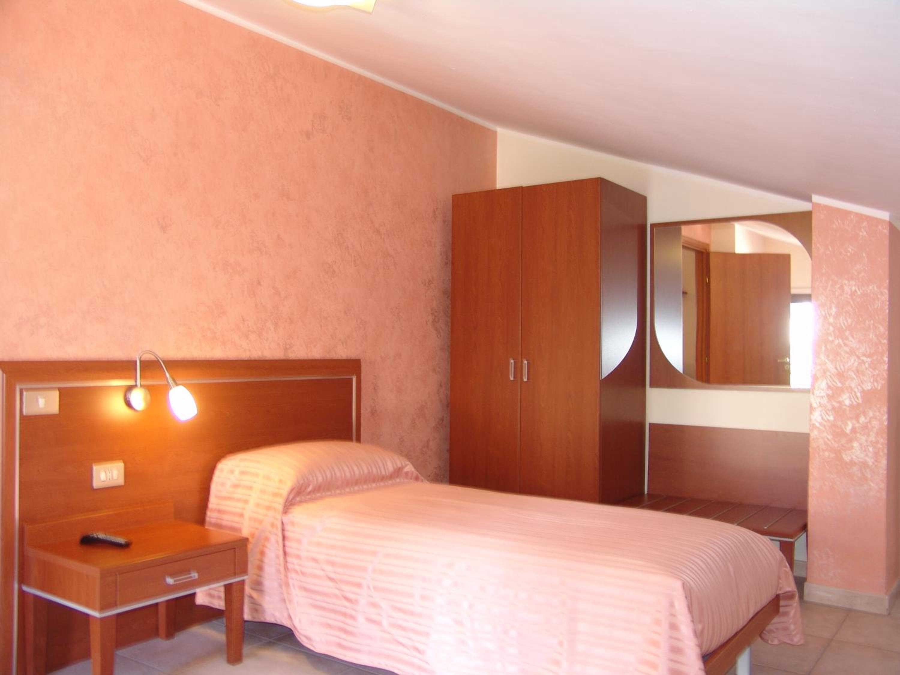 Single Room photo 3