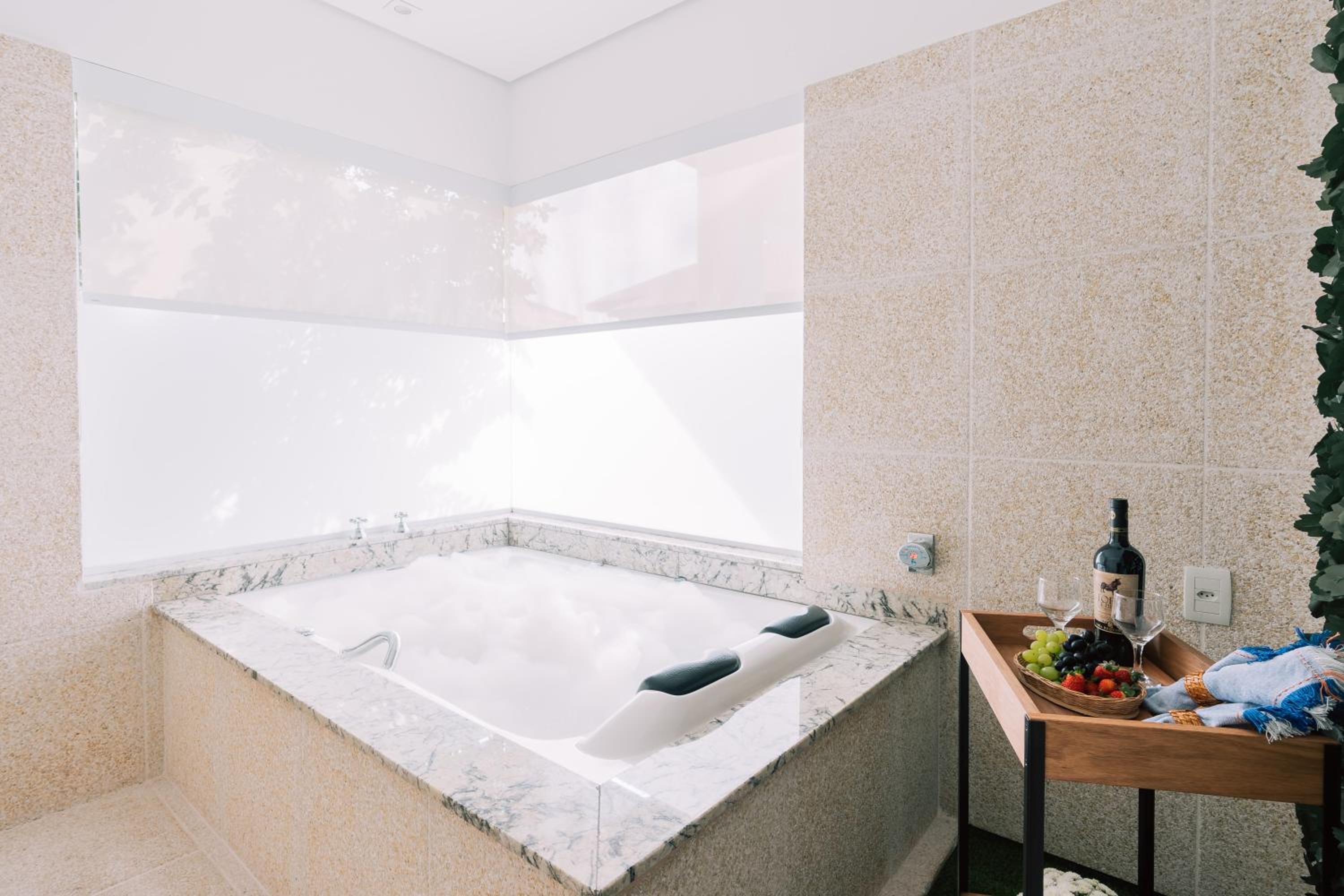 King Suite with Spa Bath photo 2