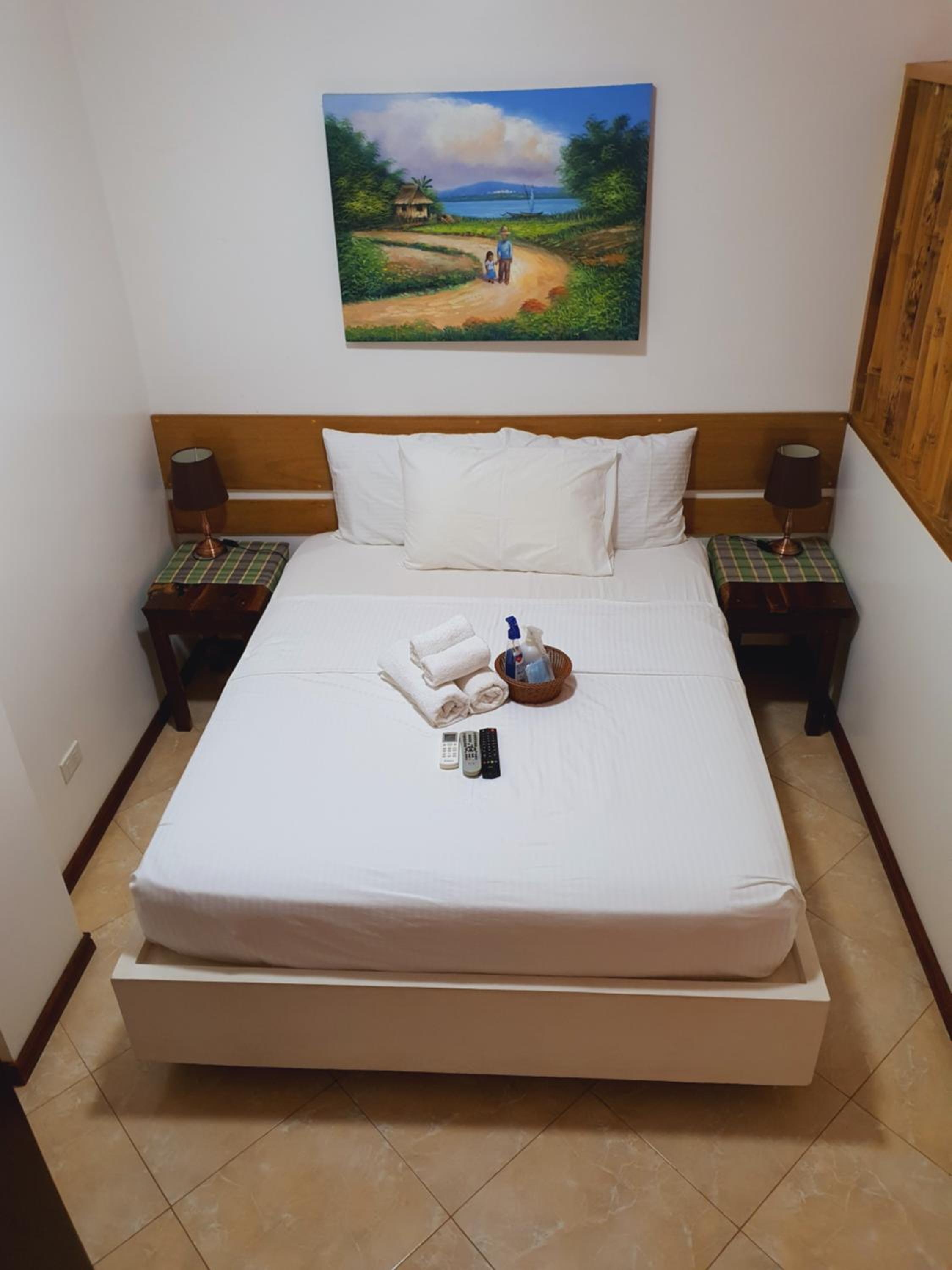 Deluxe Double Room - Photo 13