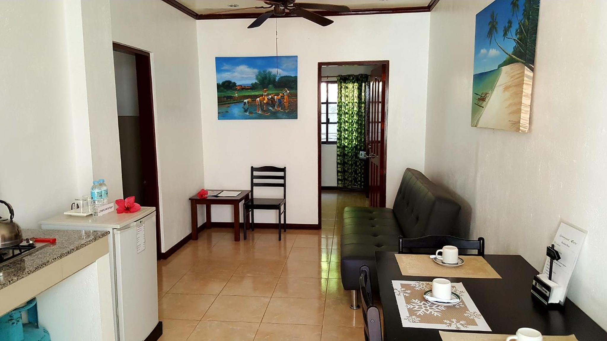 Standard Double Room - Photo 8