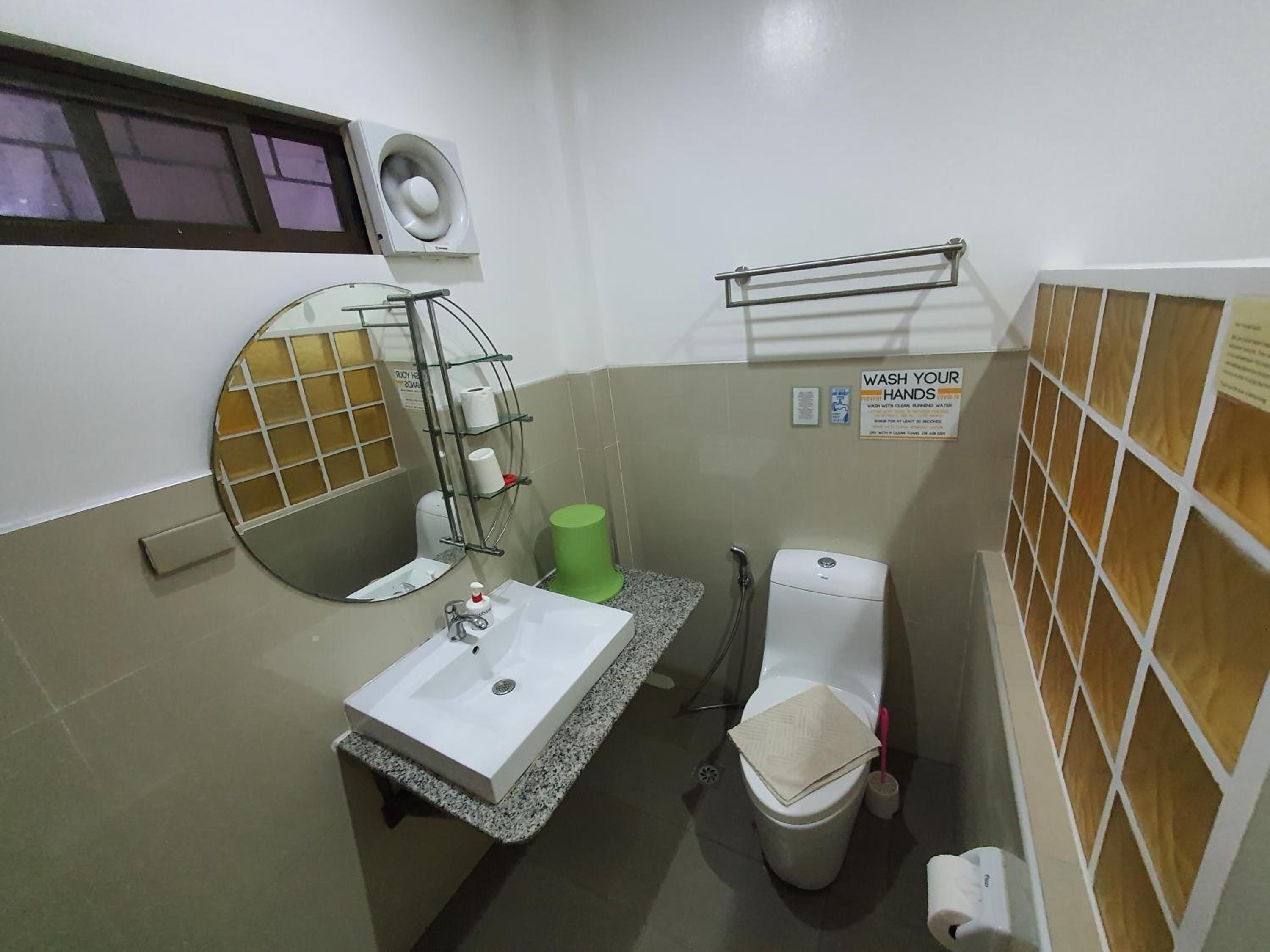 Standard Double Room - Photo 6
