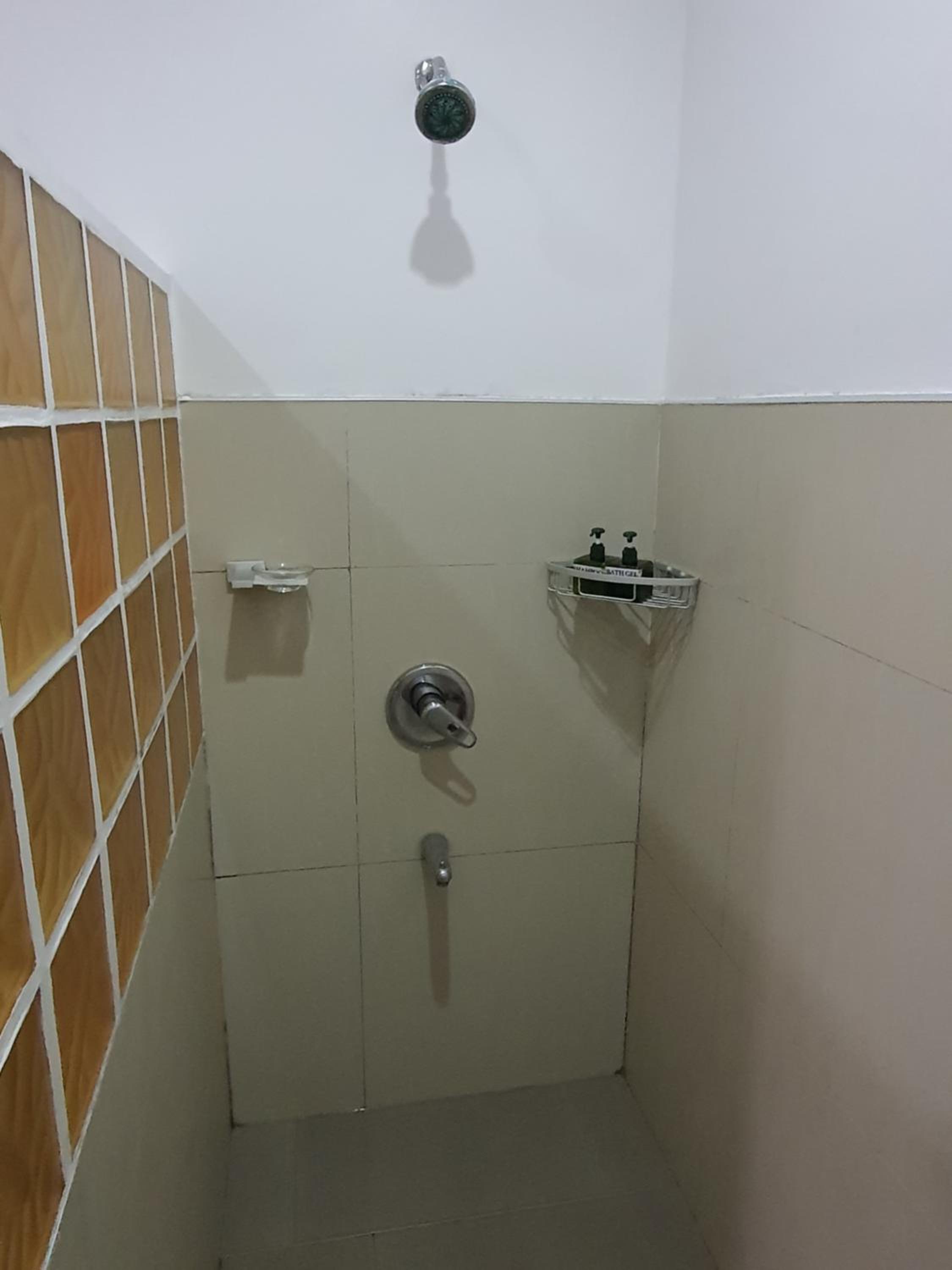 Standard Double Room - Photo 9